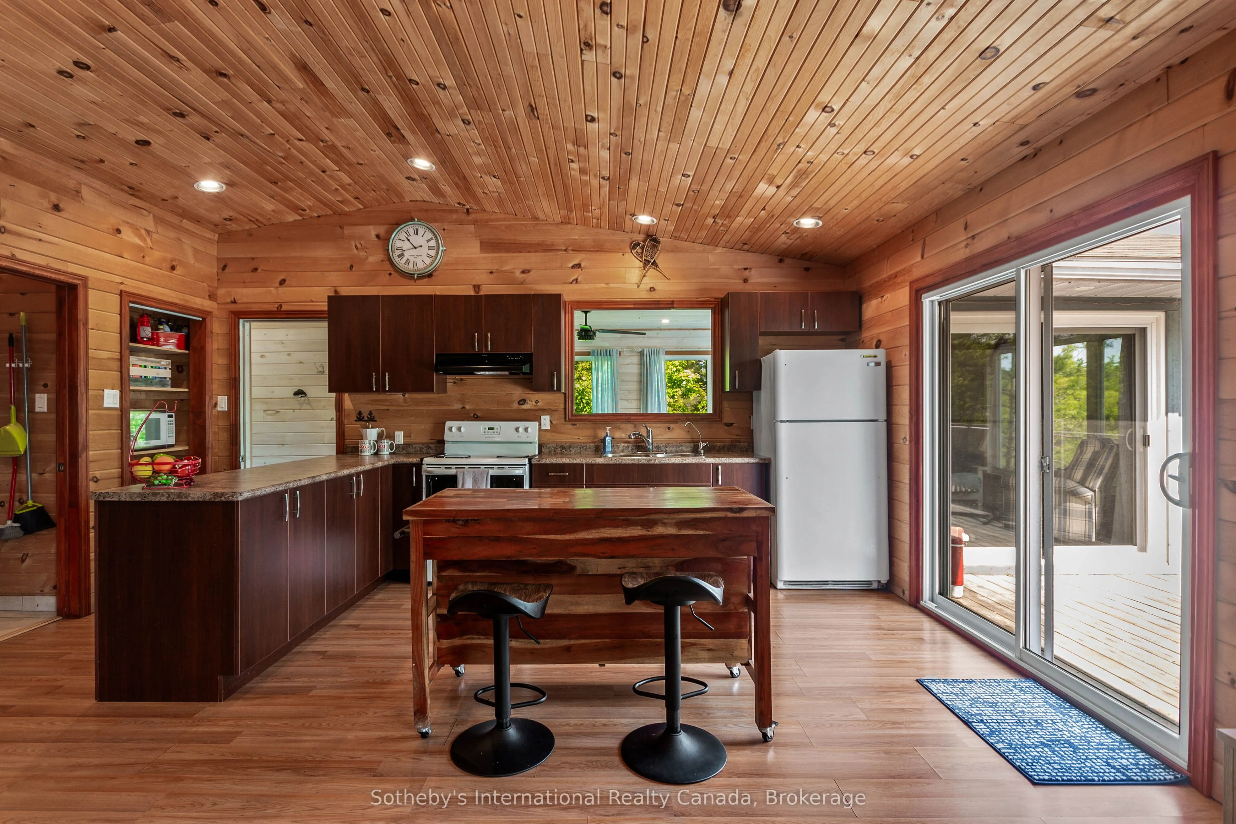 12494 Georgian Bay Shore