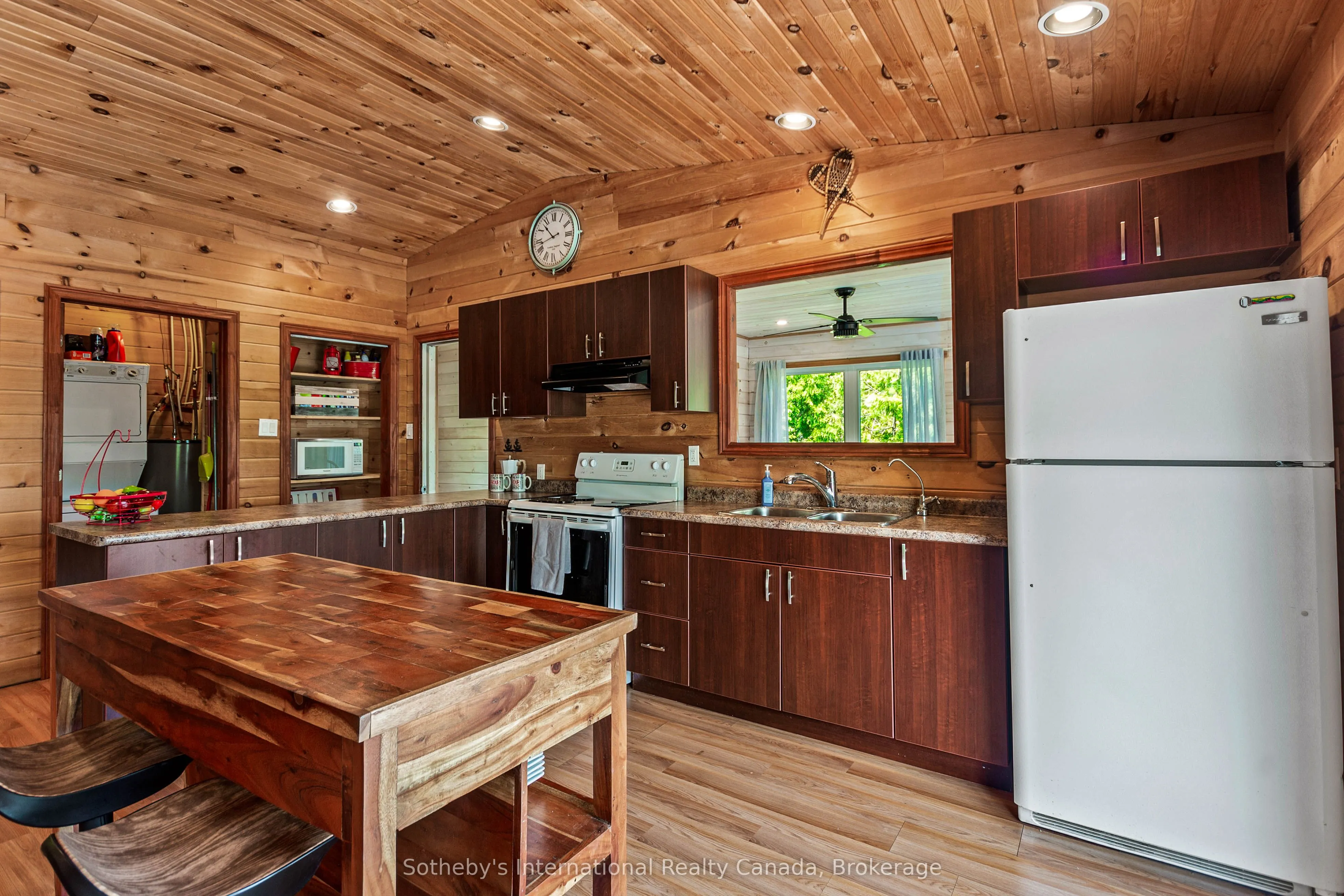 12494 Georgian Bay Shore