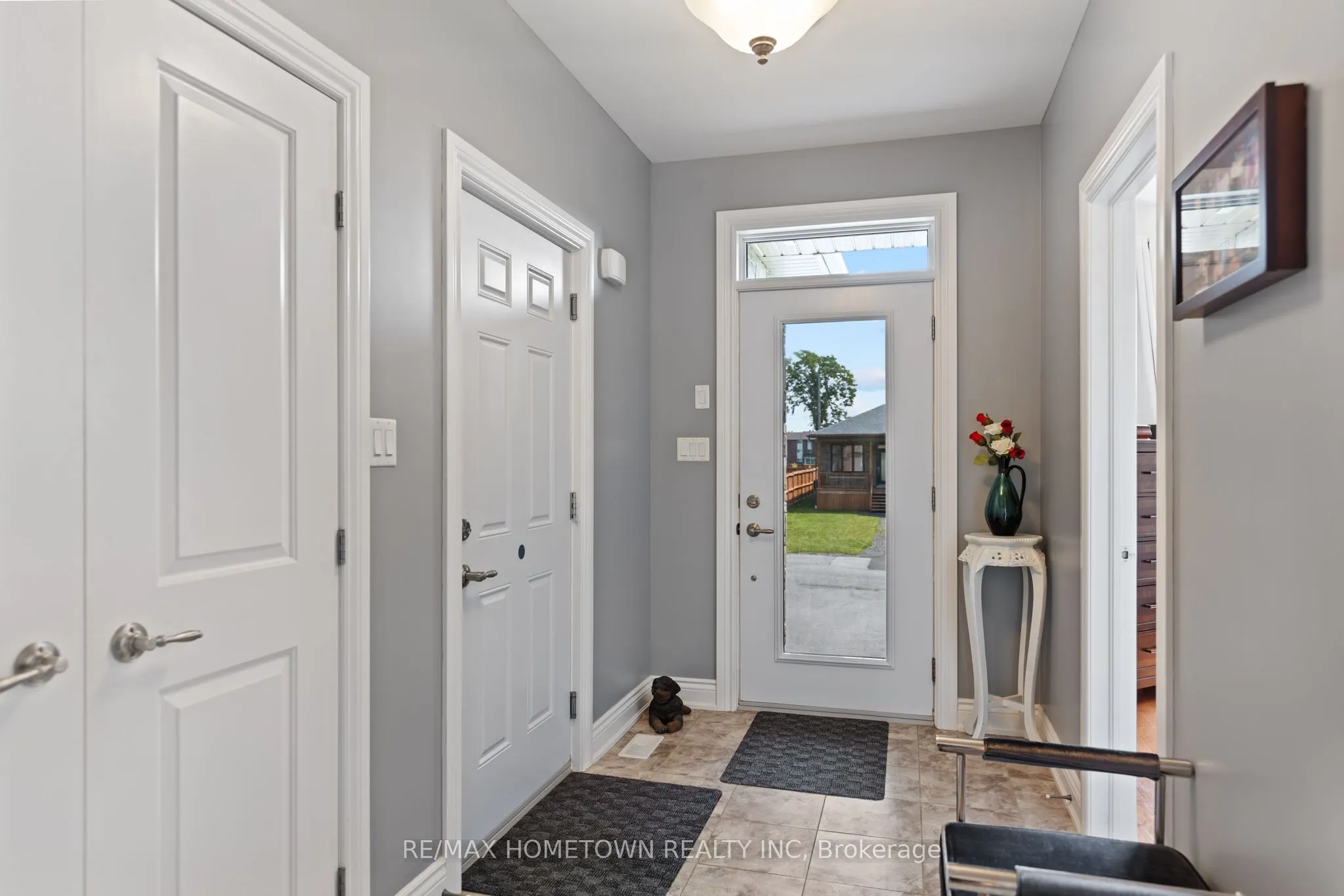 8 BILLINGS Avenue W