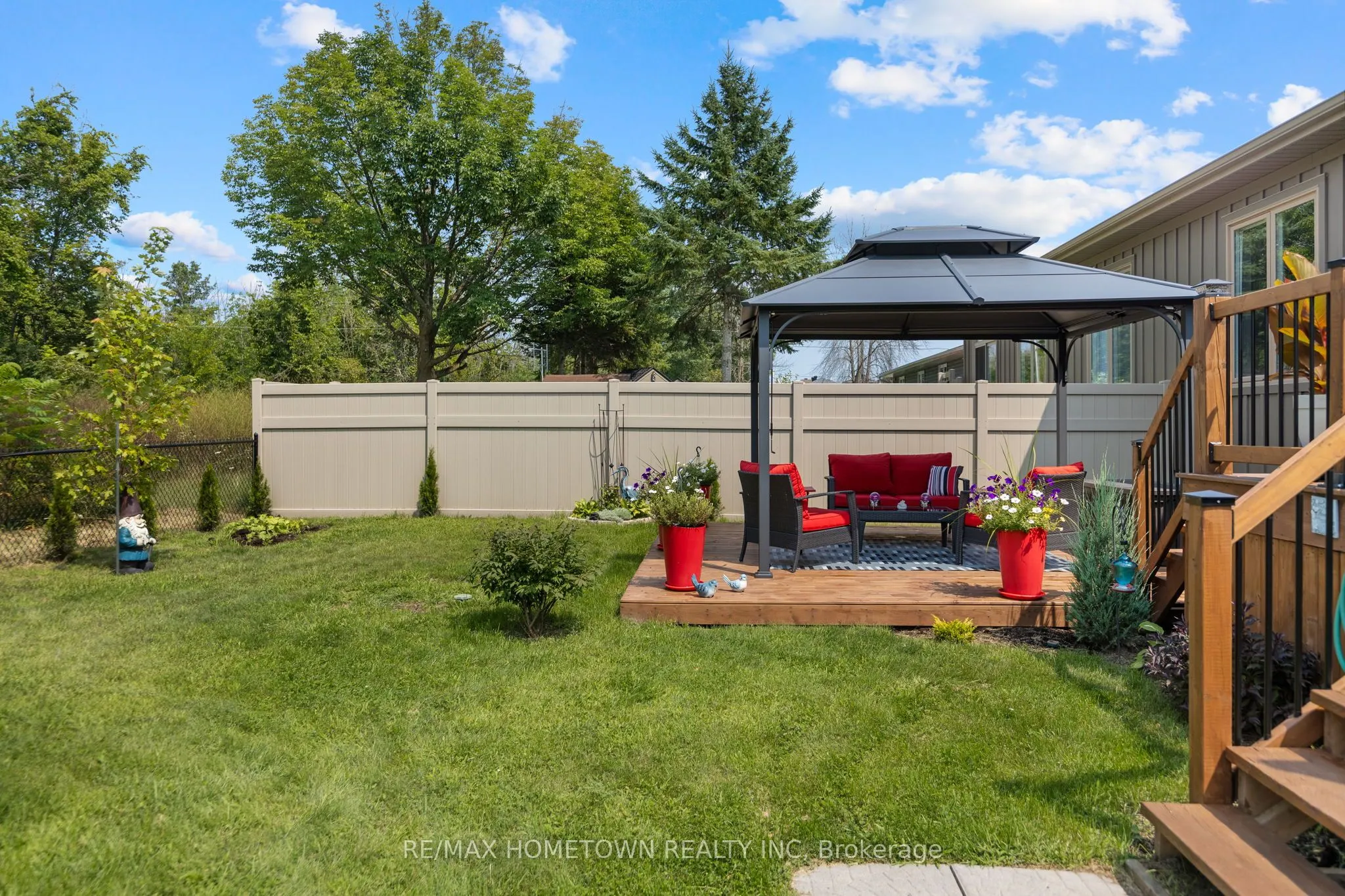 8 BILLINGS Avenue W