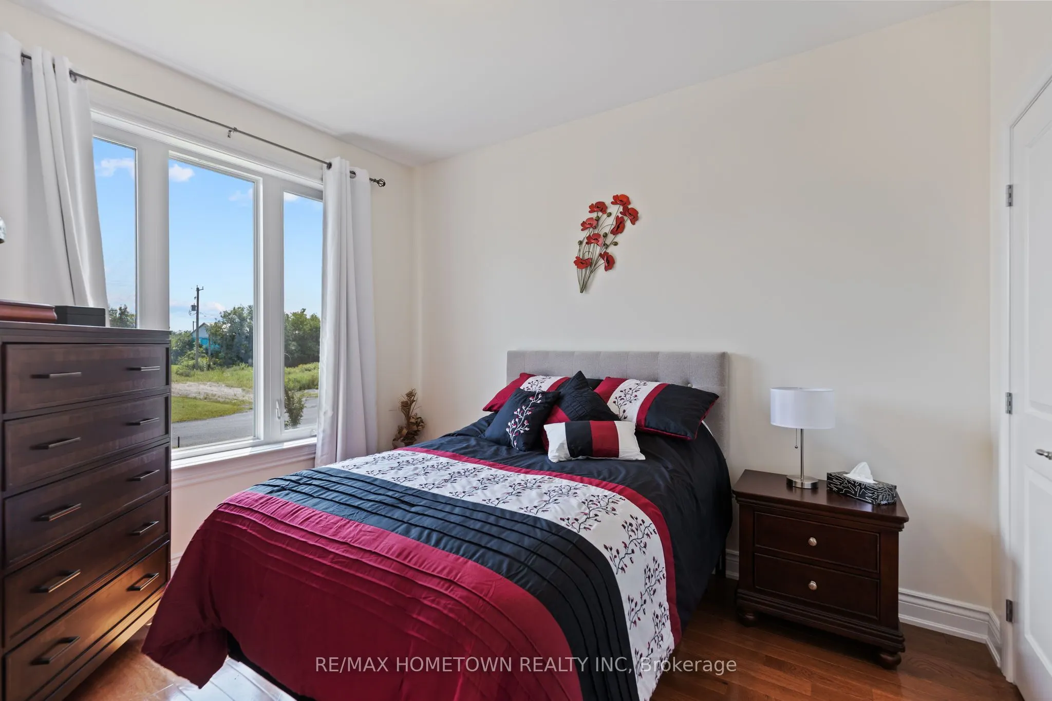 8 BILLINGS Avenue W