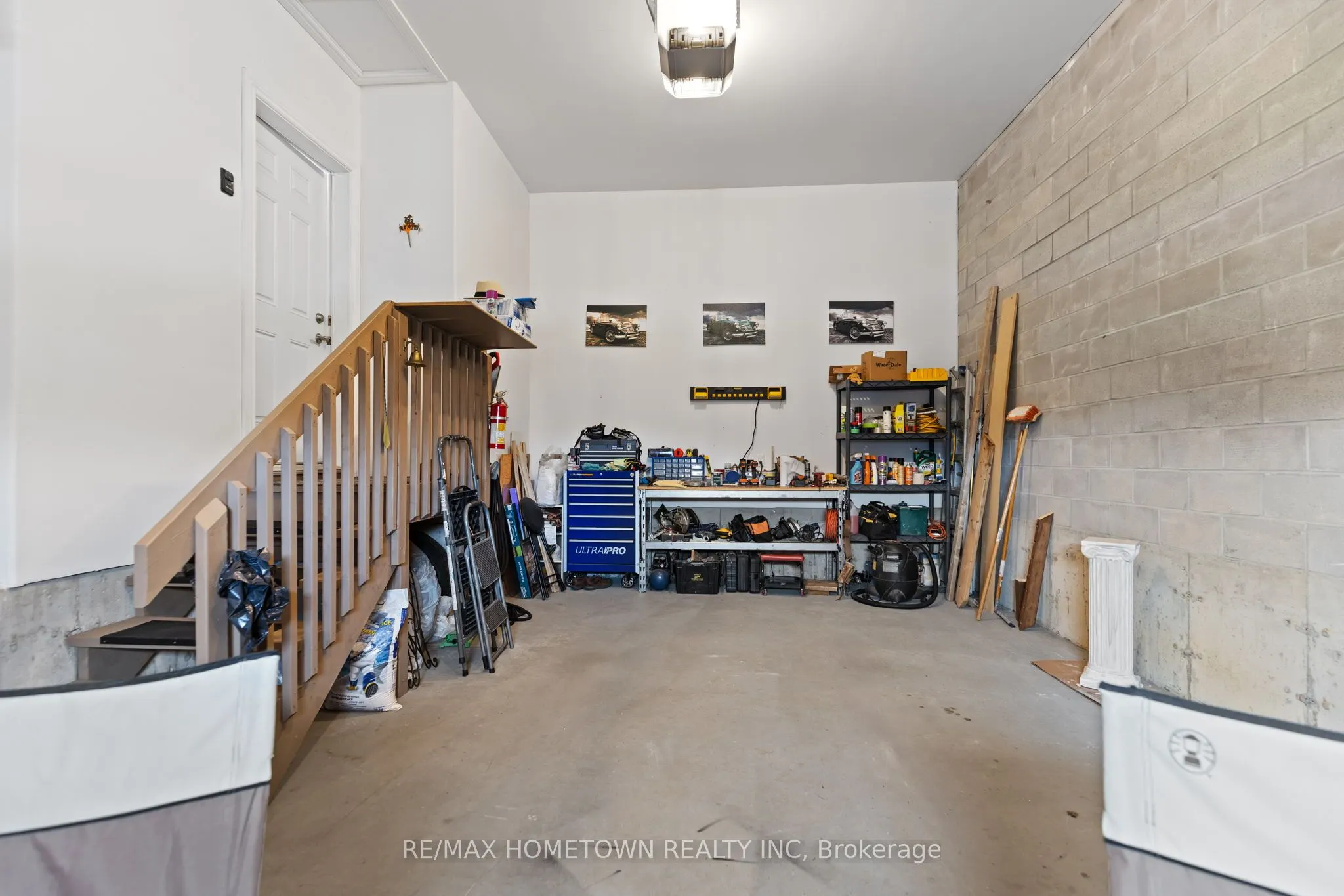8 BILLINGS Avenue W