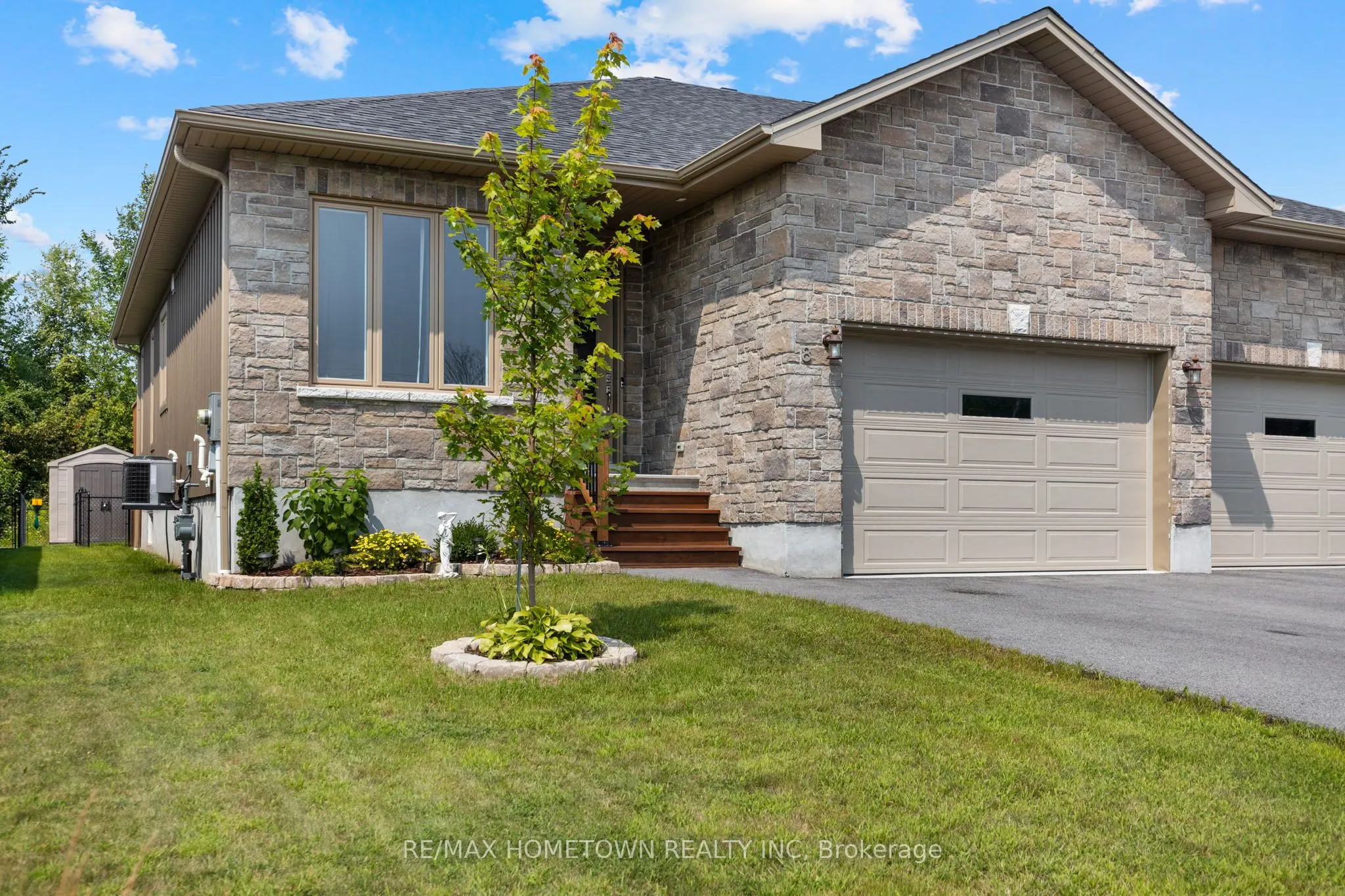 8 BILLINGS Avenue W