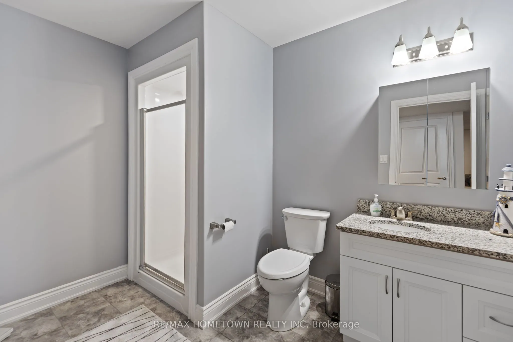 8 BILLINGS Avenue W