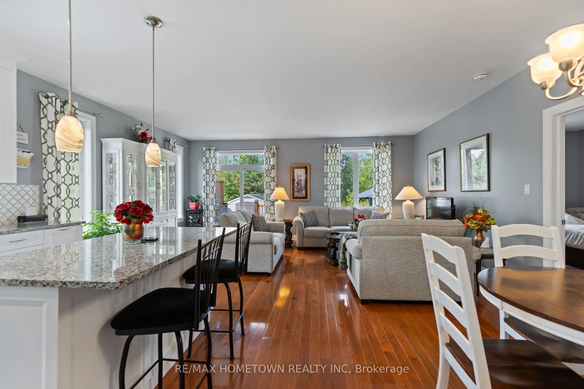 8 BILLINGS Avenue W