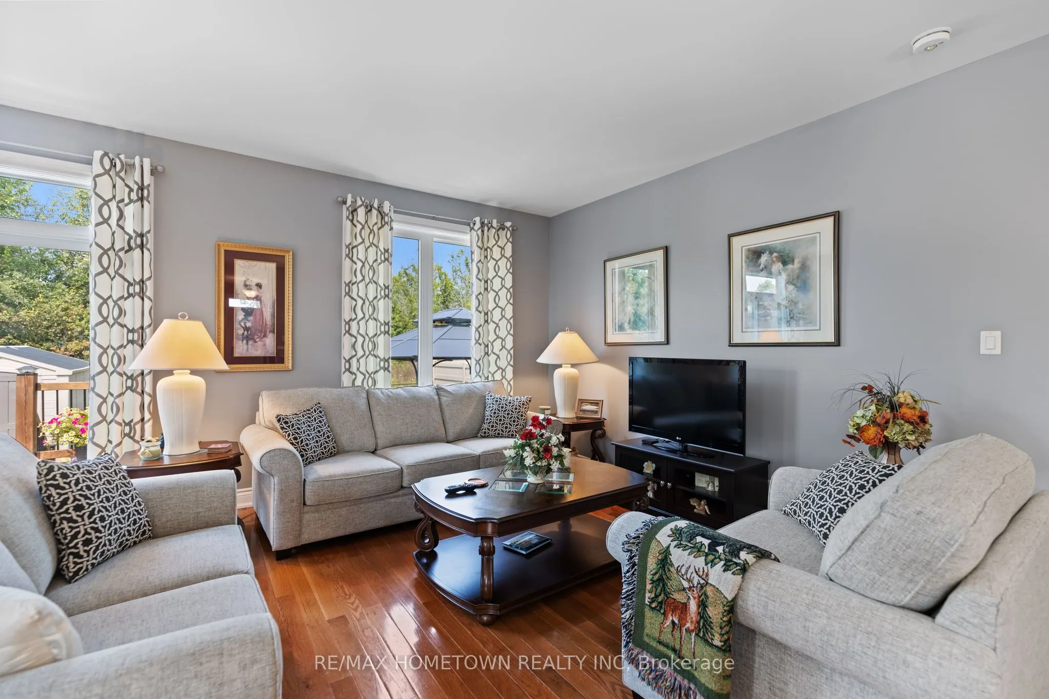 8 BILLINGS Avenue W
