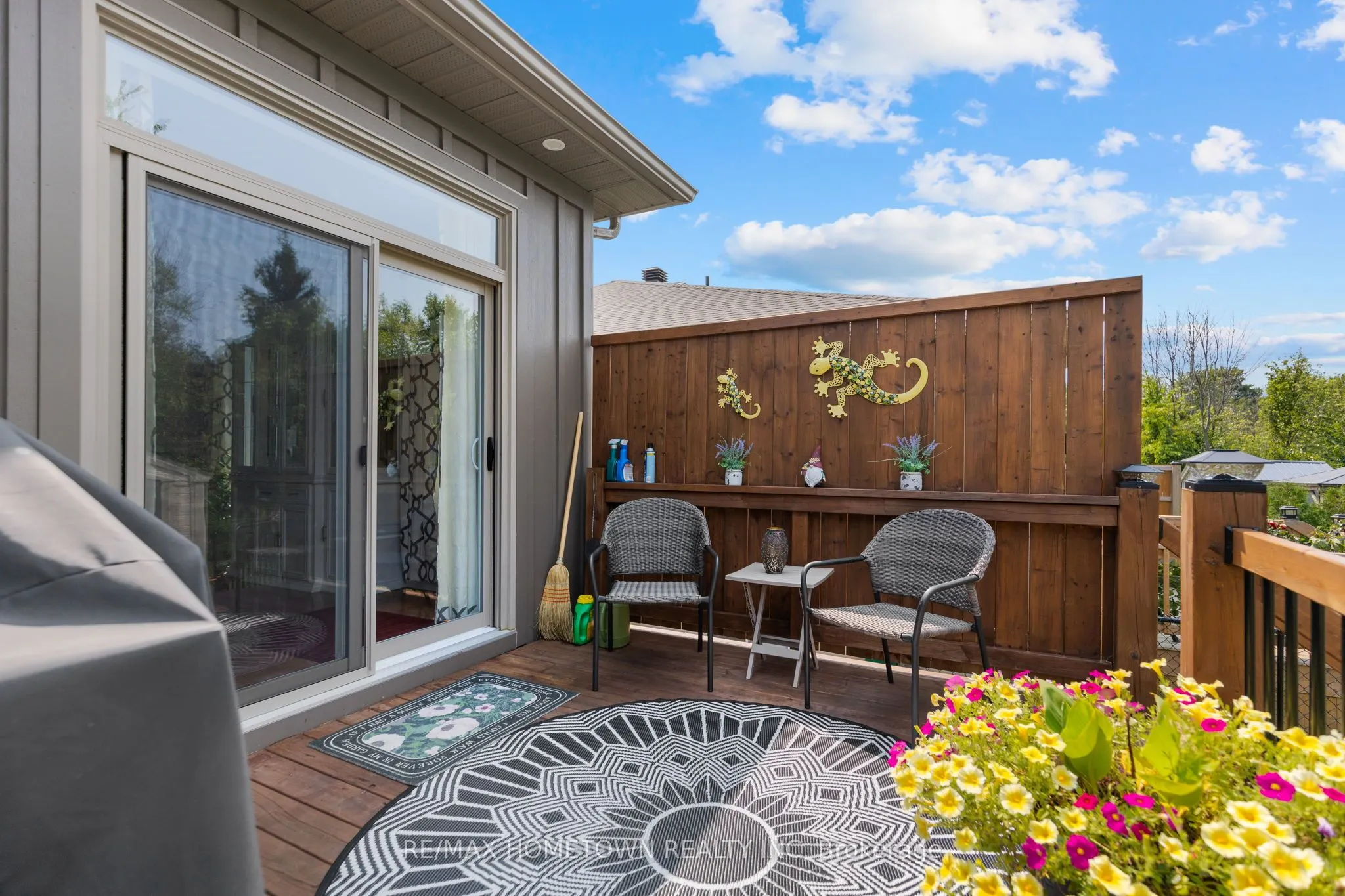 8 BILLINGS Avenue W