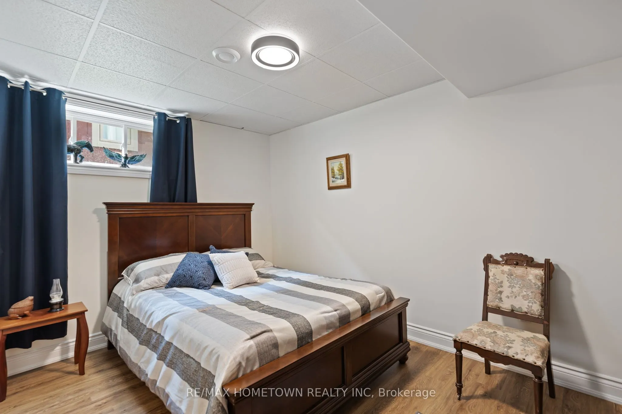 8 BILLINGS Avenue W