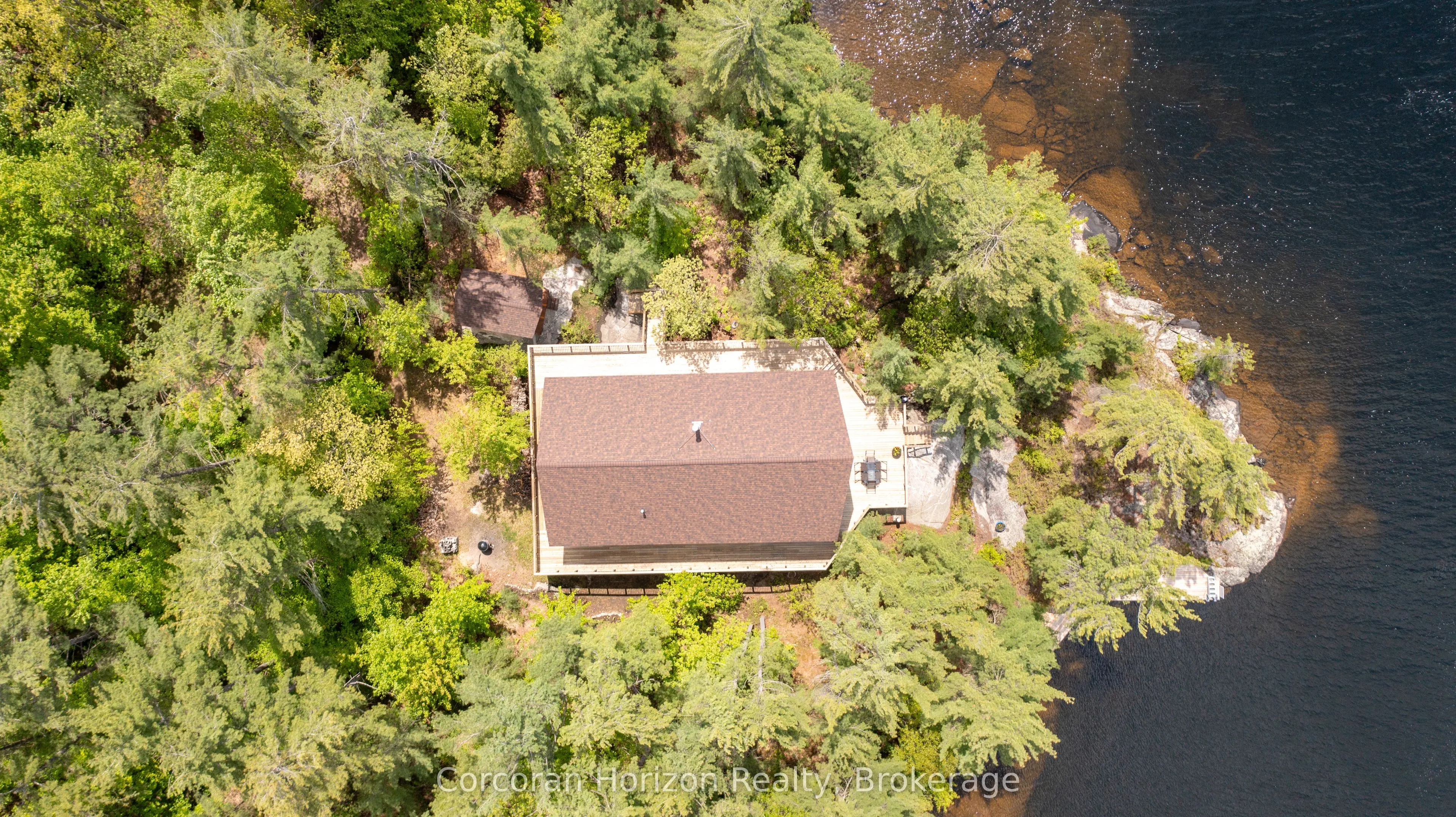 PT ISLAND 45 IN SIX MILE LAKE Island
