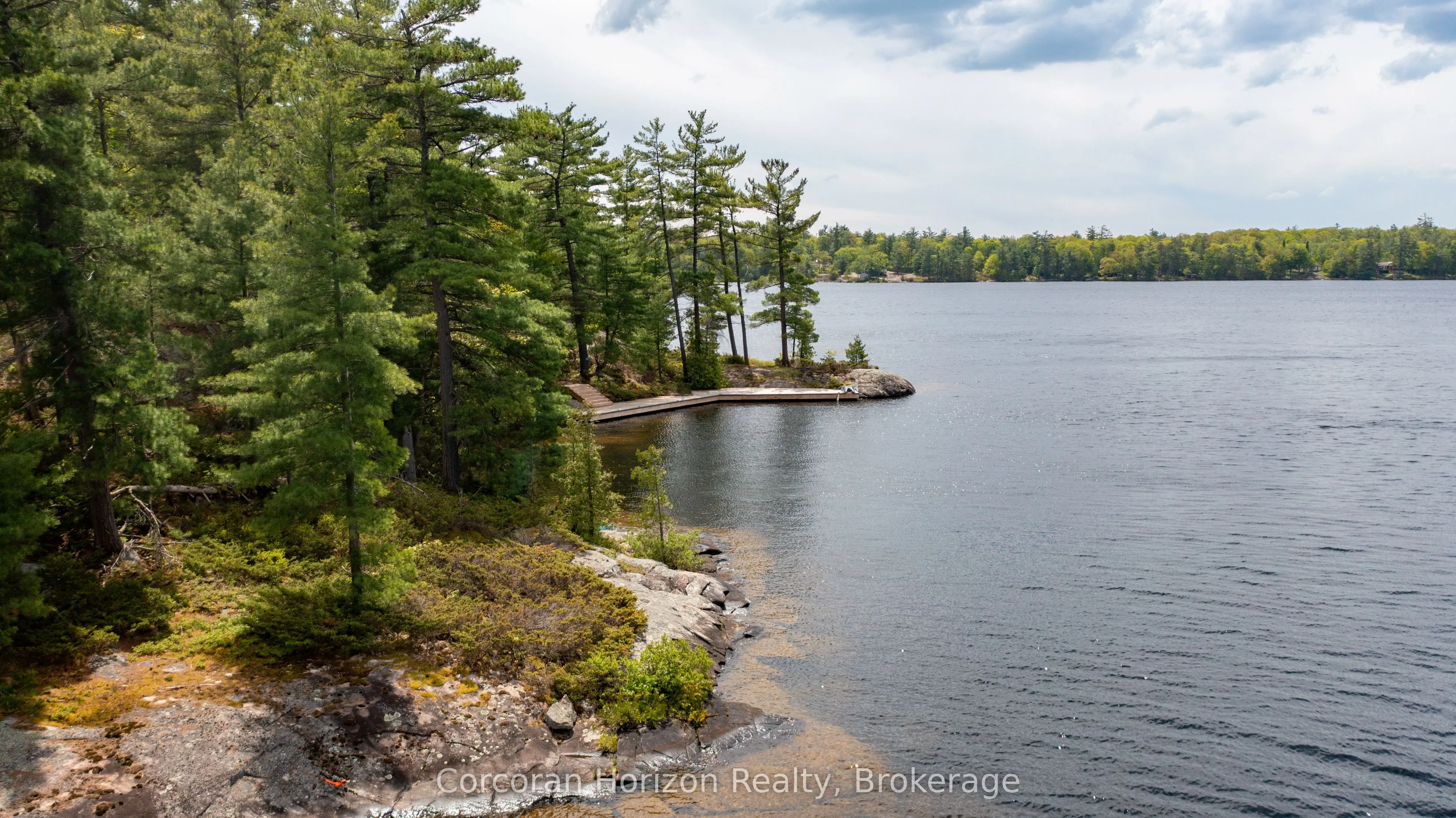 PT ISLAND 45 IN SIX MILE LAKE Island