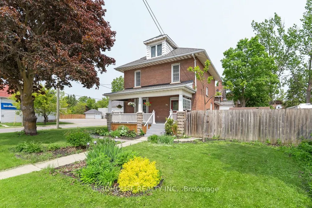 96 Lindsay Street S