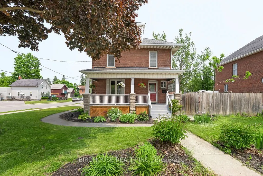 96 Lindsay Street S