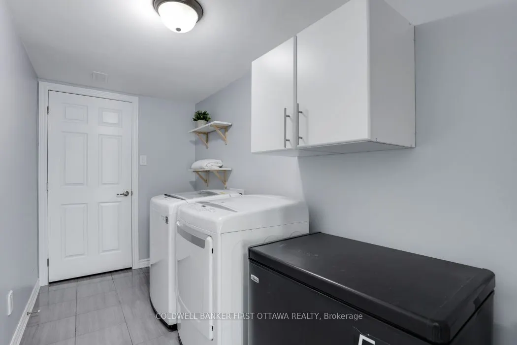271 Brassy Minnow Crescent