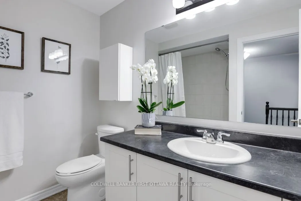 271 Brassy Minnow Crescent