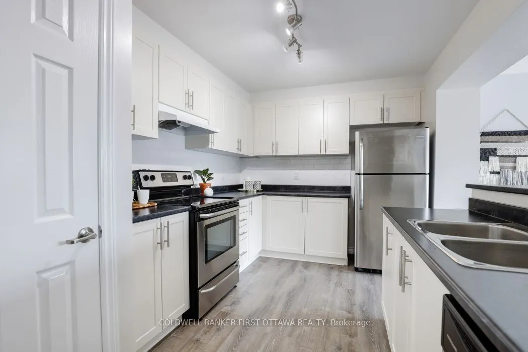 271 Brassy Minnow Crescent