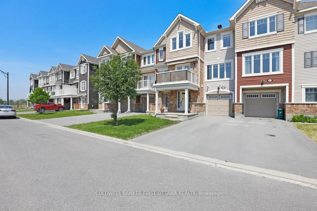 271 Brassy Minnow Crescent
