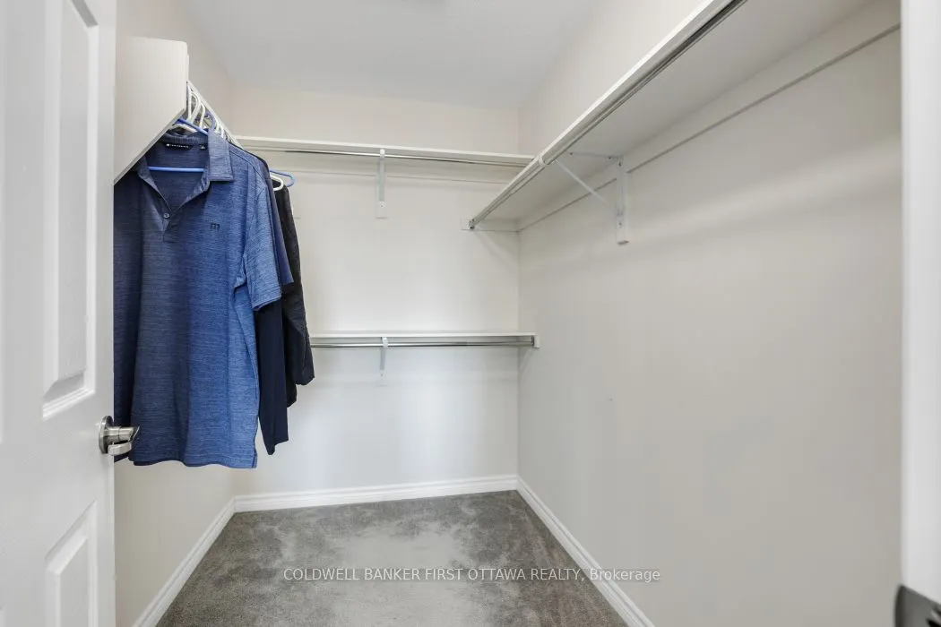 271 Brassy Minnow Crescent