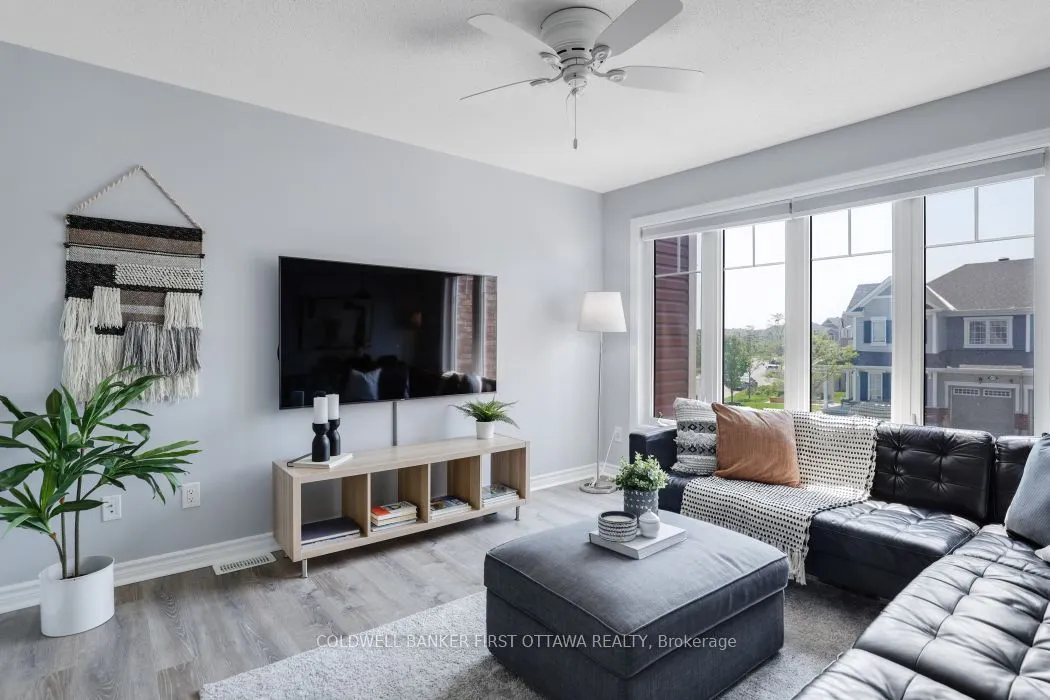 271 Brassy Minnow Crescent