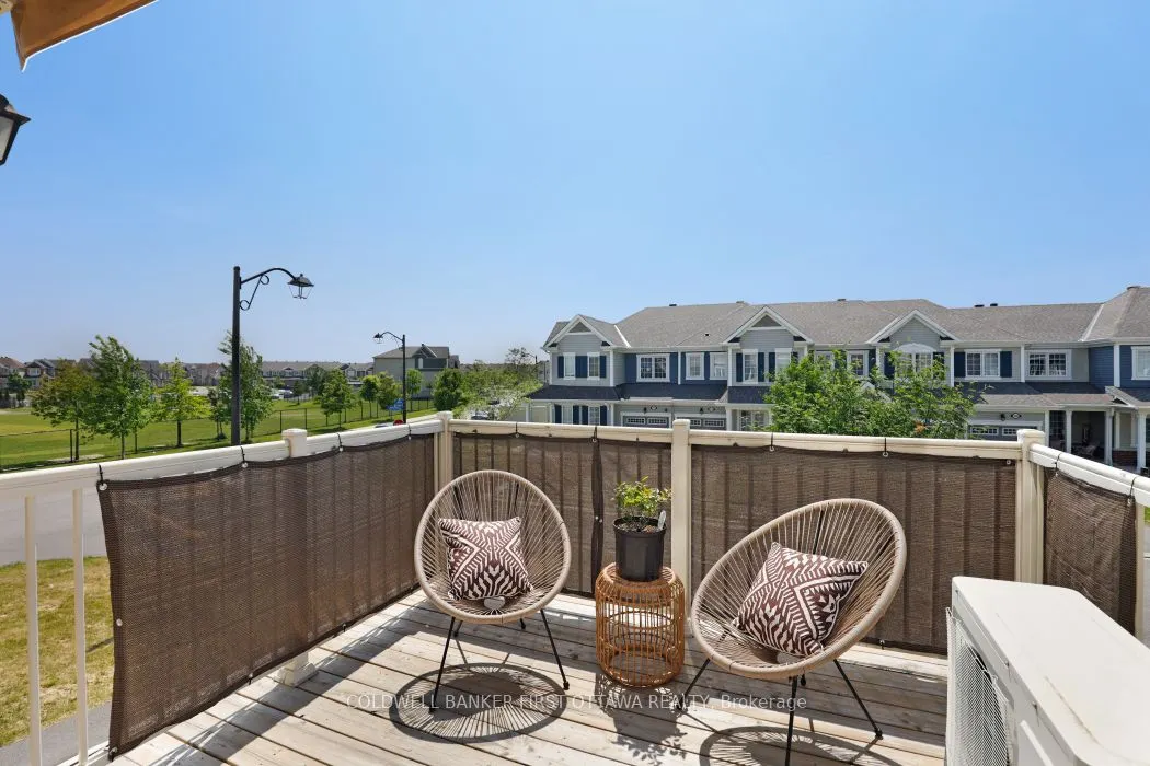 271 Brassy Minnow Crescent