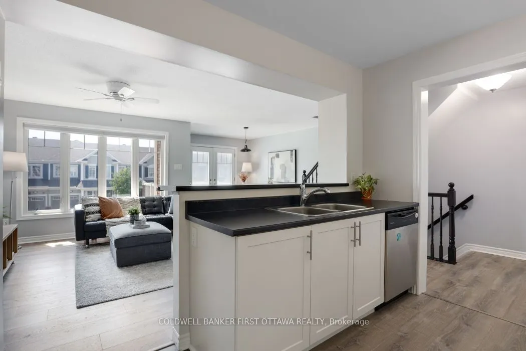 271 Brassy Minnow Crescent
