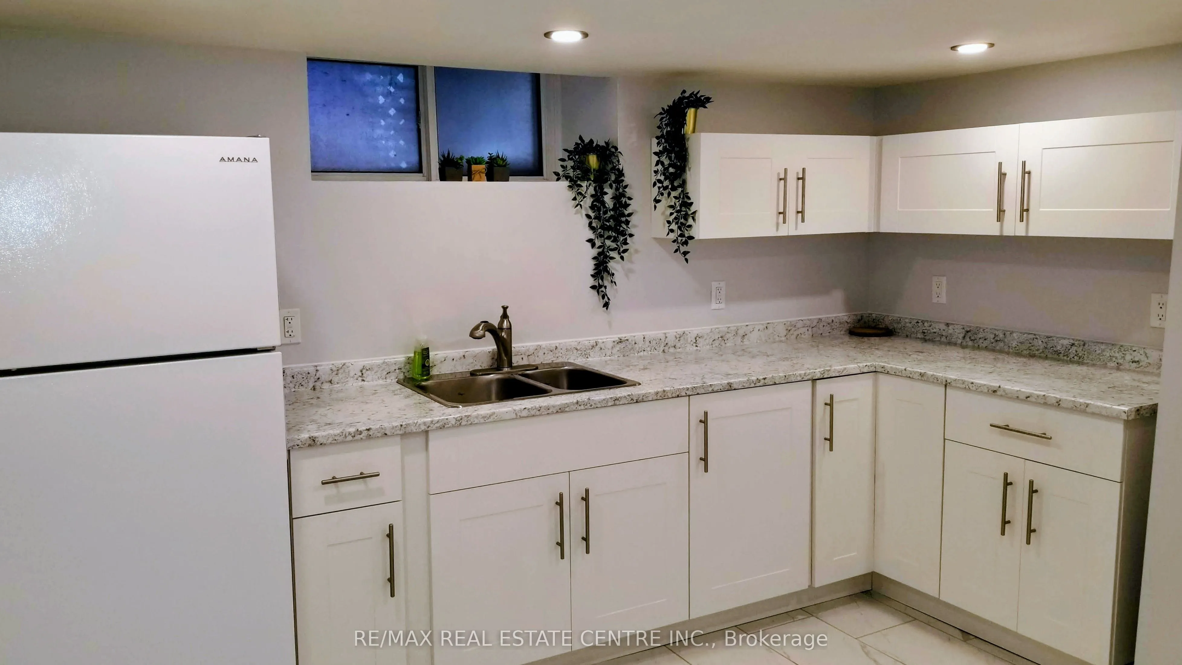 153 Wellington Street S, #3
