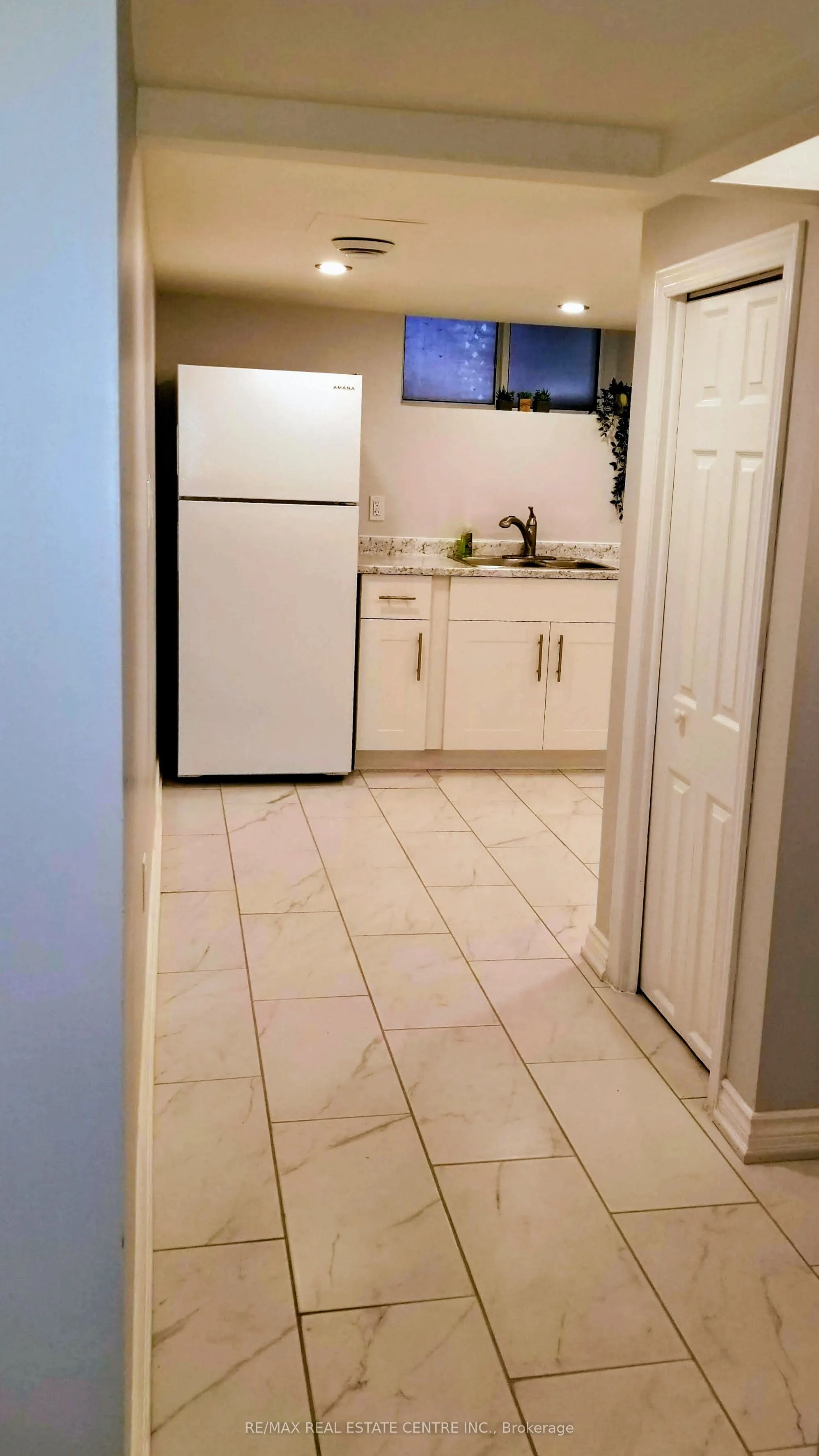 153 Wellington Street S, #3