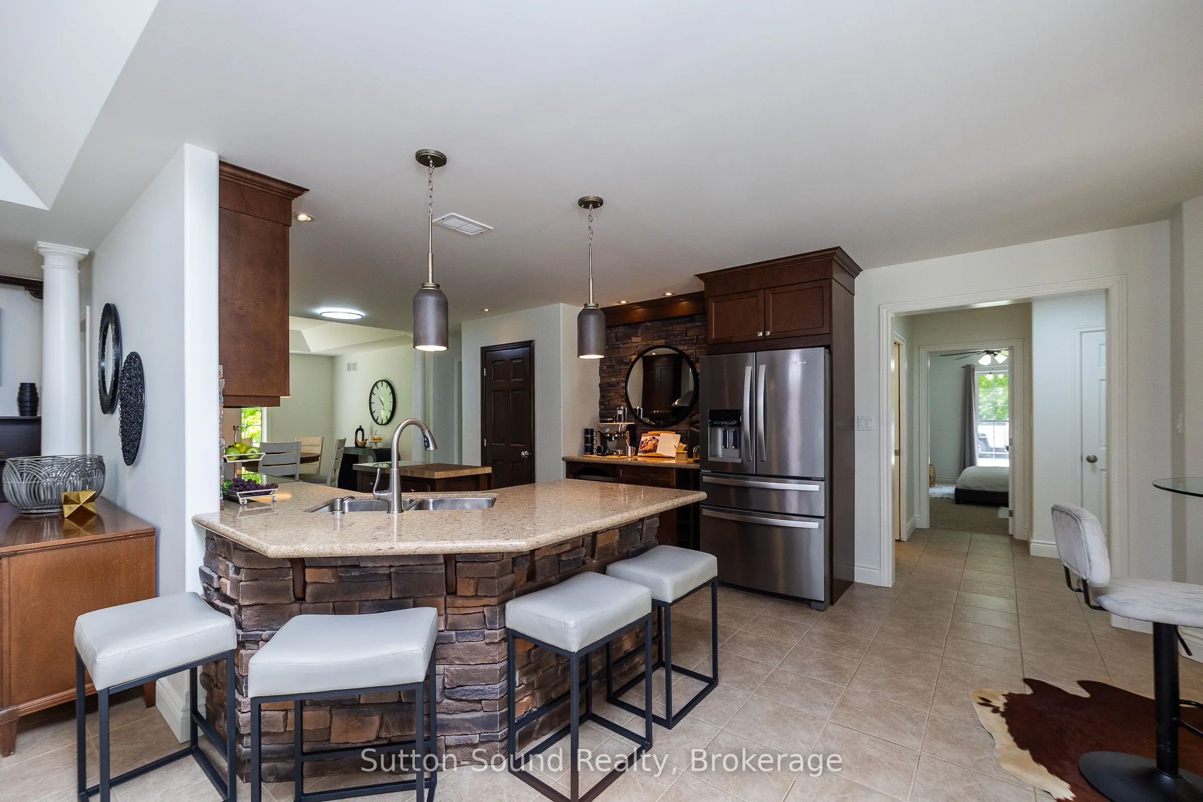 505556 Grey Road 1 Road