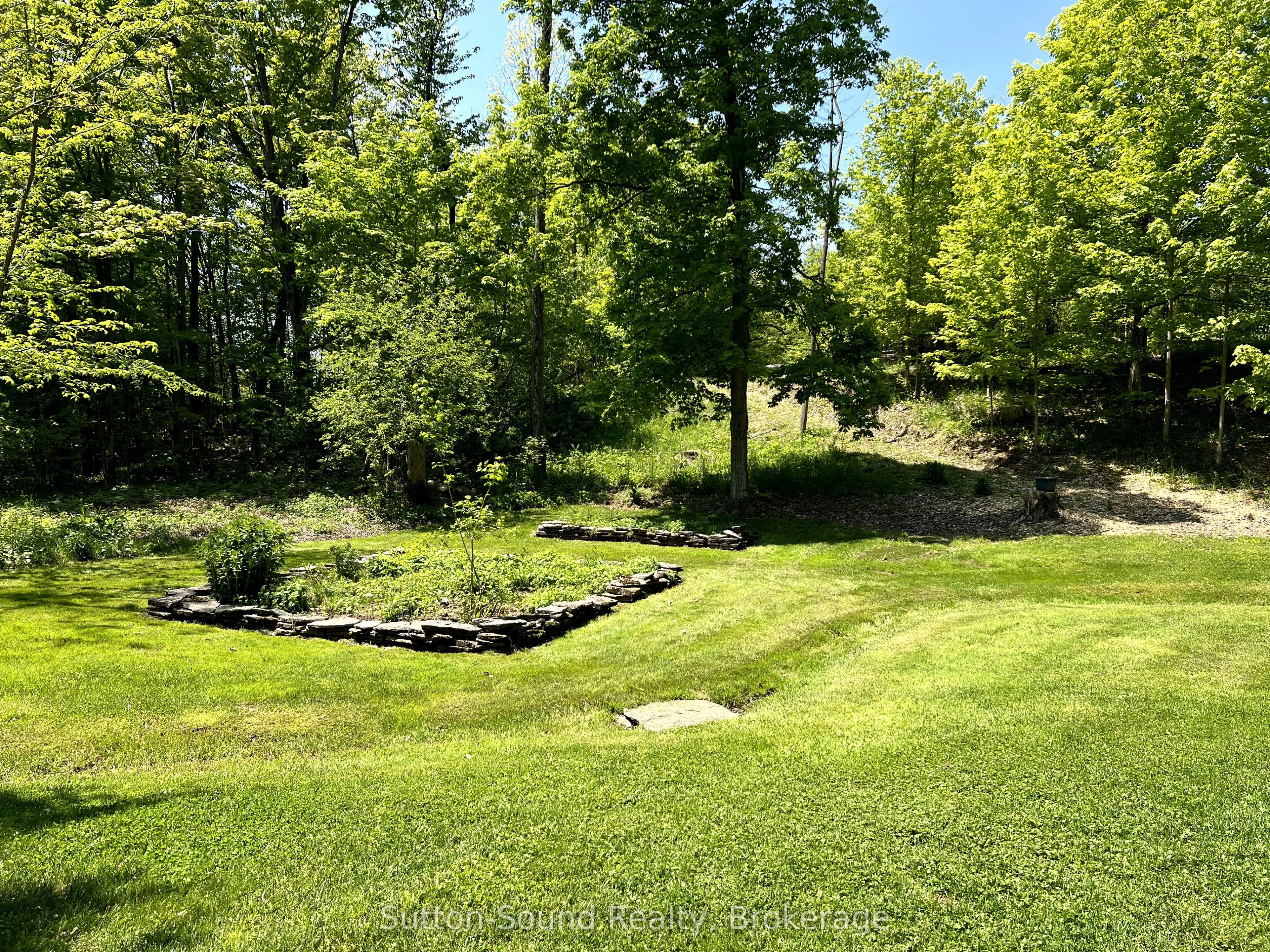 505556 Grey Road 1 Road