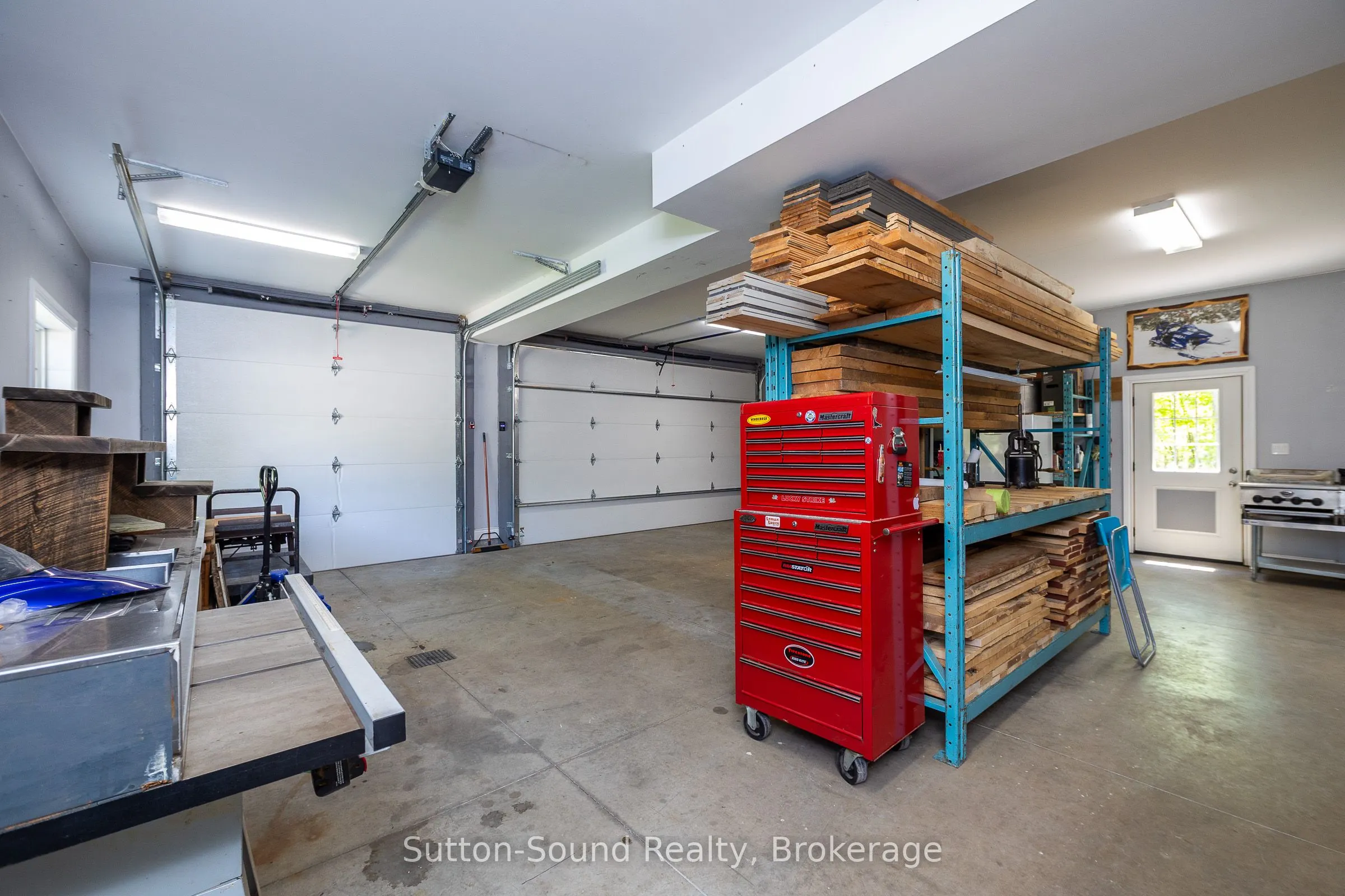505556 Grey Road 1 Road