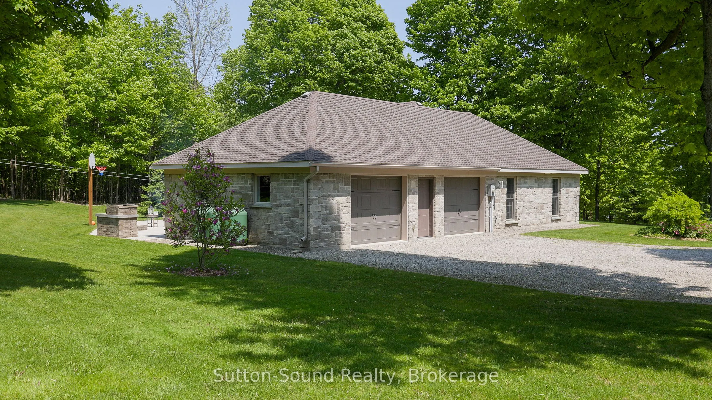 505556 Grey Road 1 Road