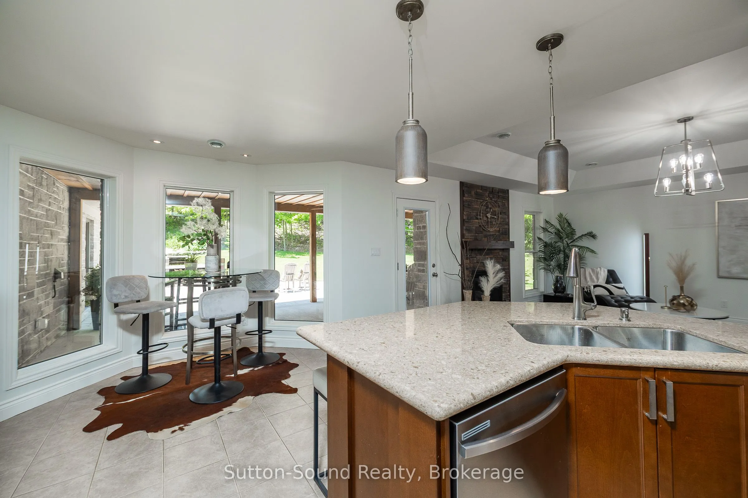 505556 Grey Road 1 Road