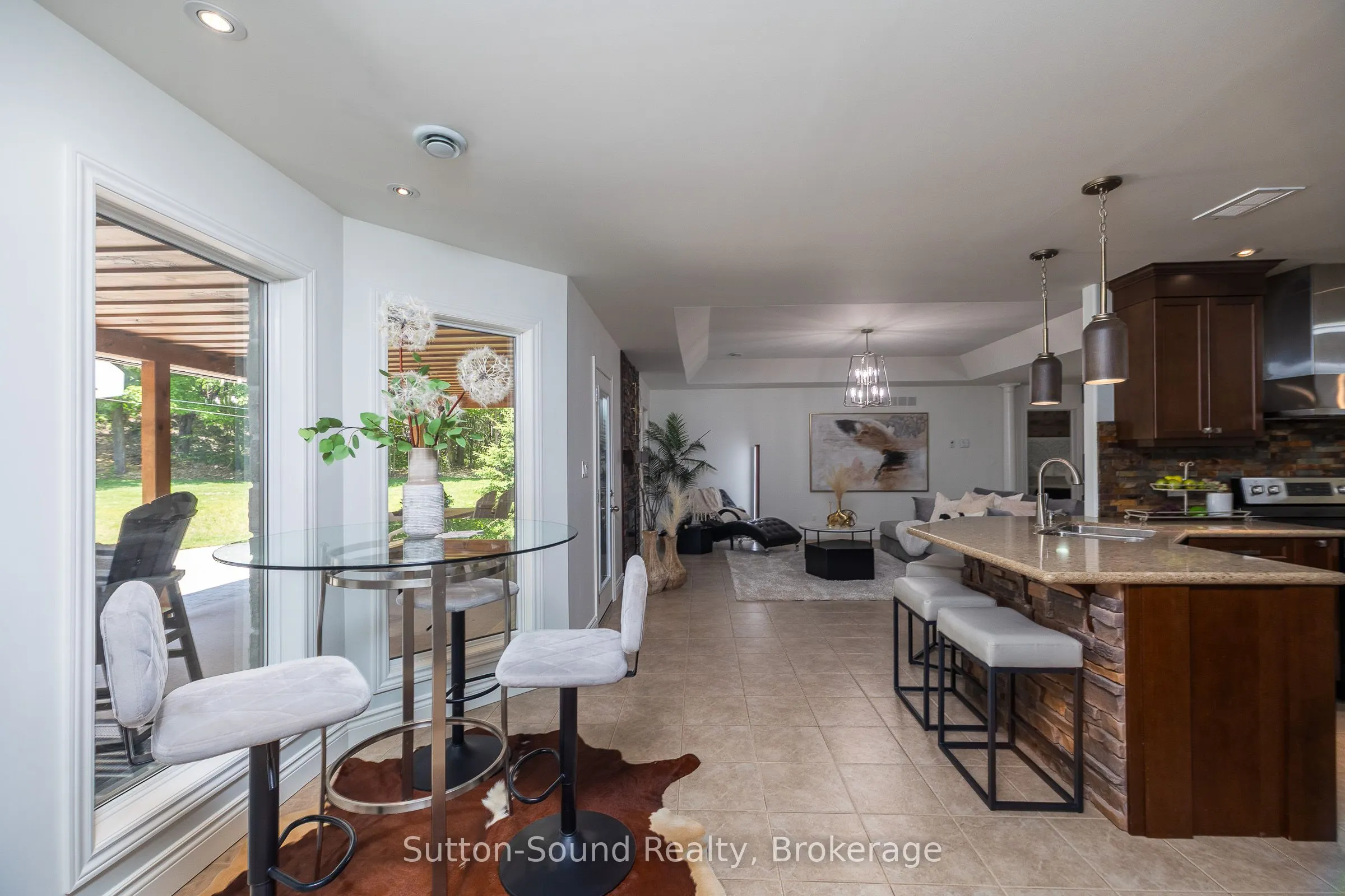 505556 Grey Road 1 Road