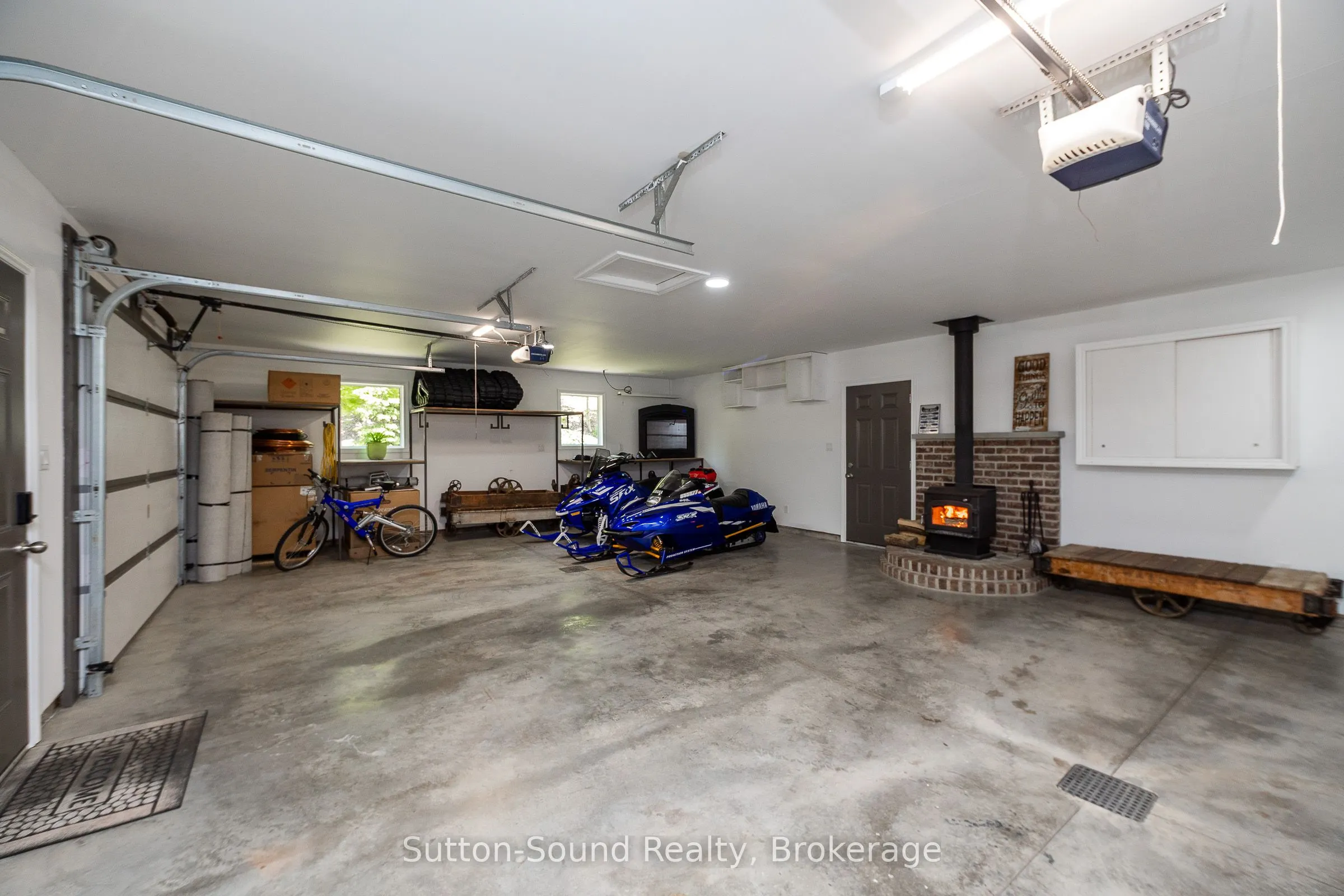 505556 Grey Road 1 Road