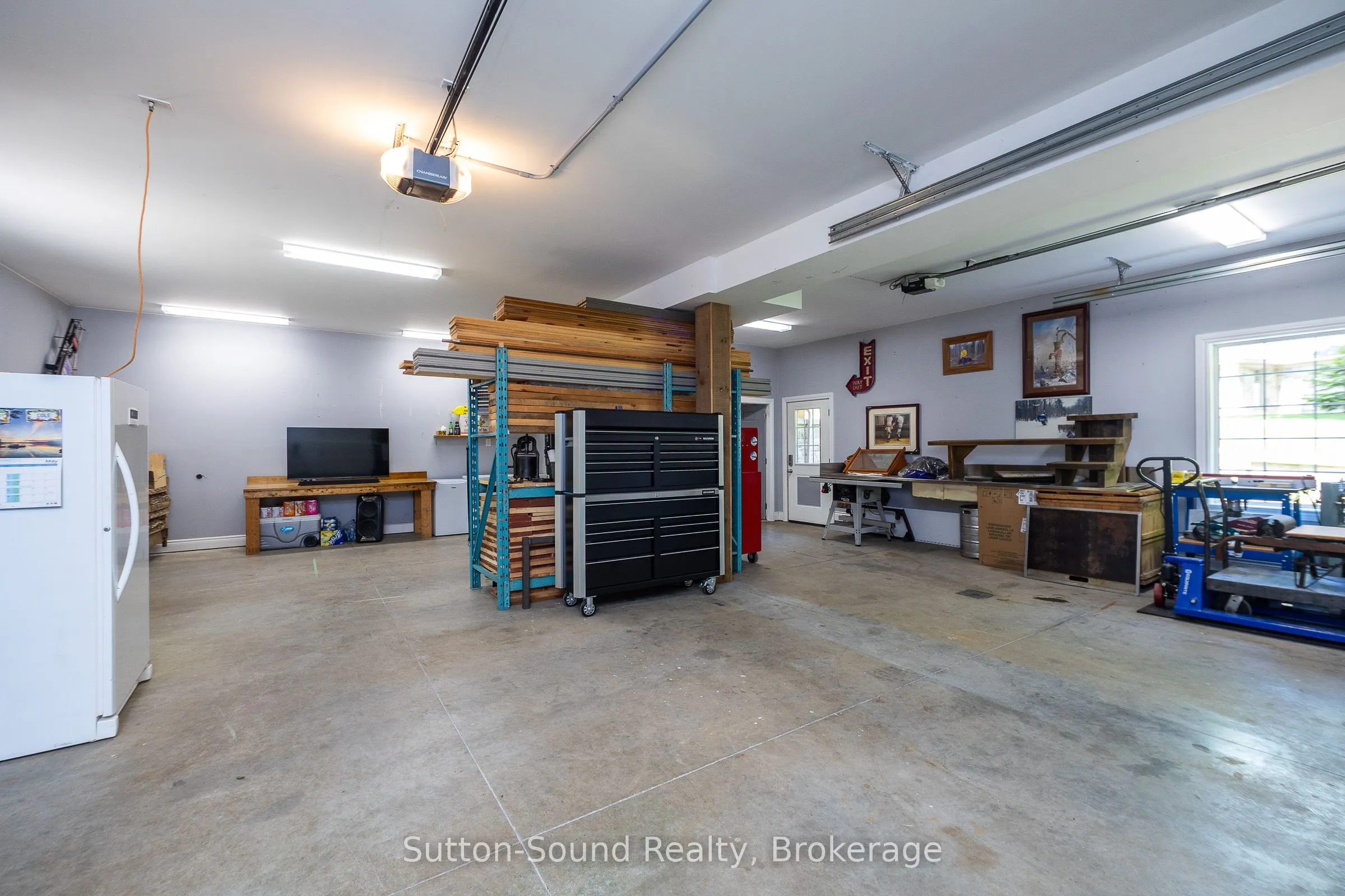 505556 Grey Road 1 Road