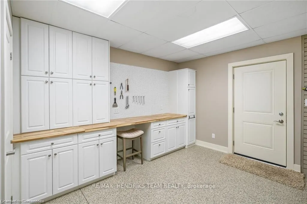 19 Lake Street, #20