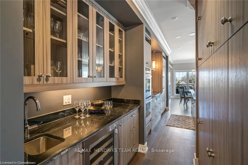 19 Lake Street, #20