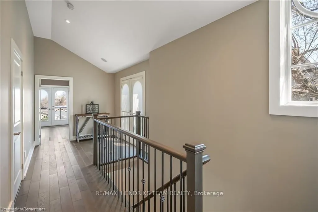 19 Lake Street, #20