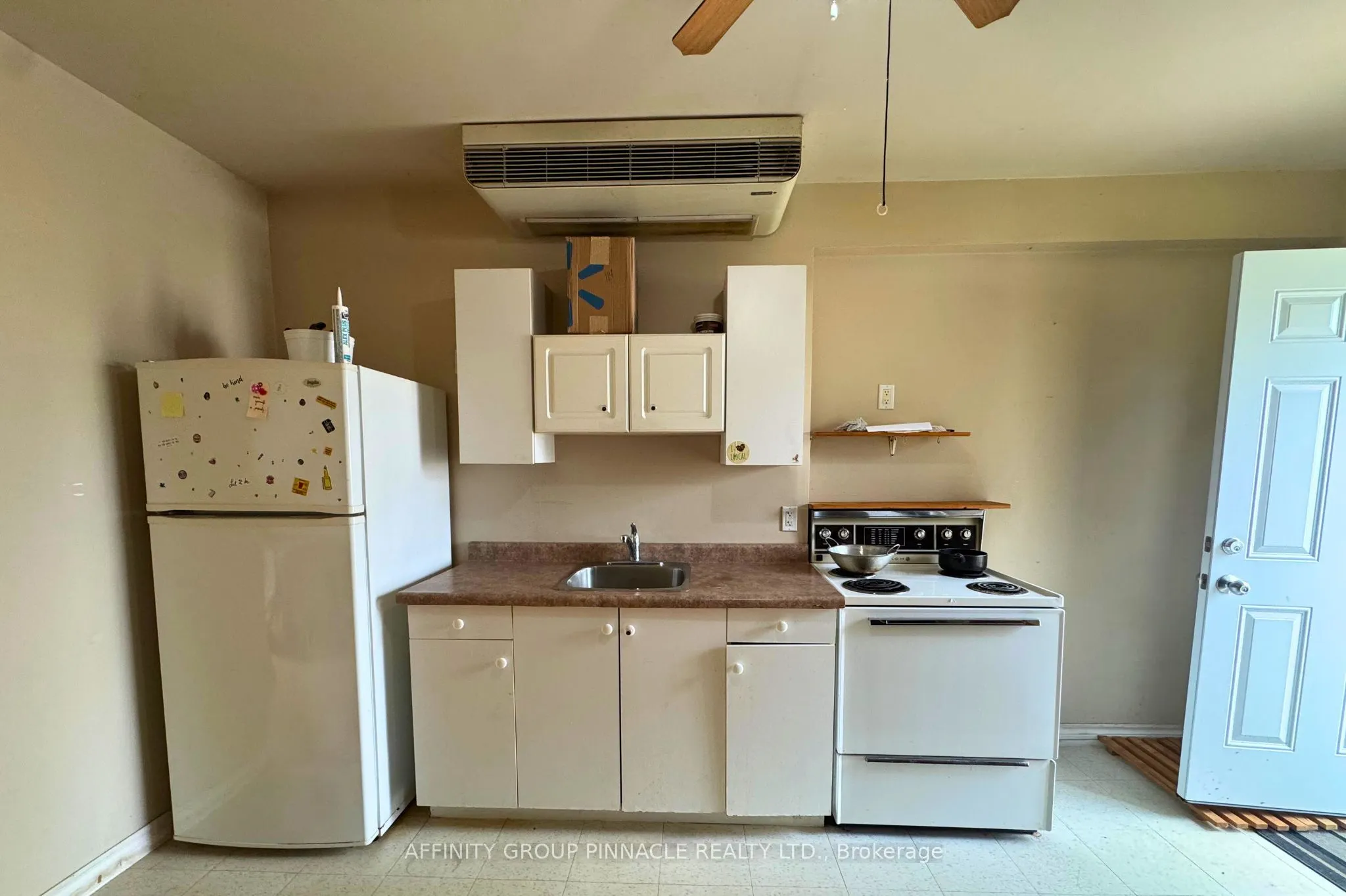 88 Albert Street S