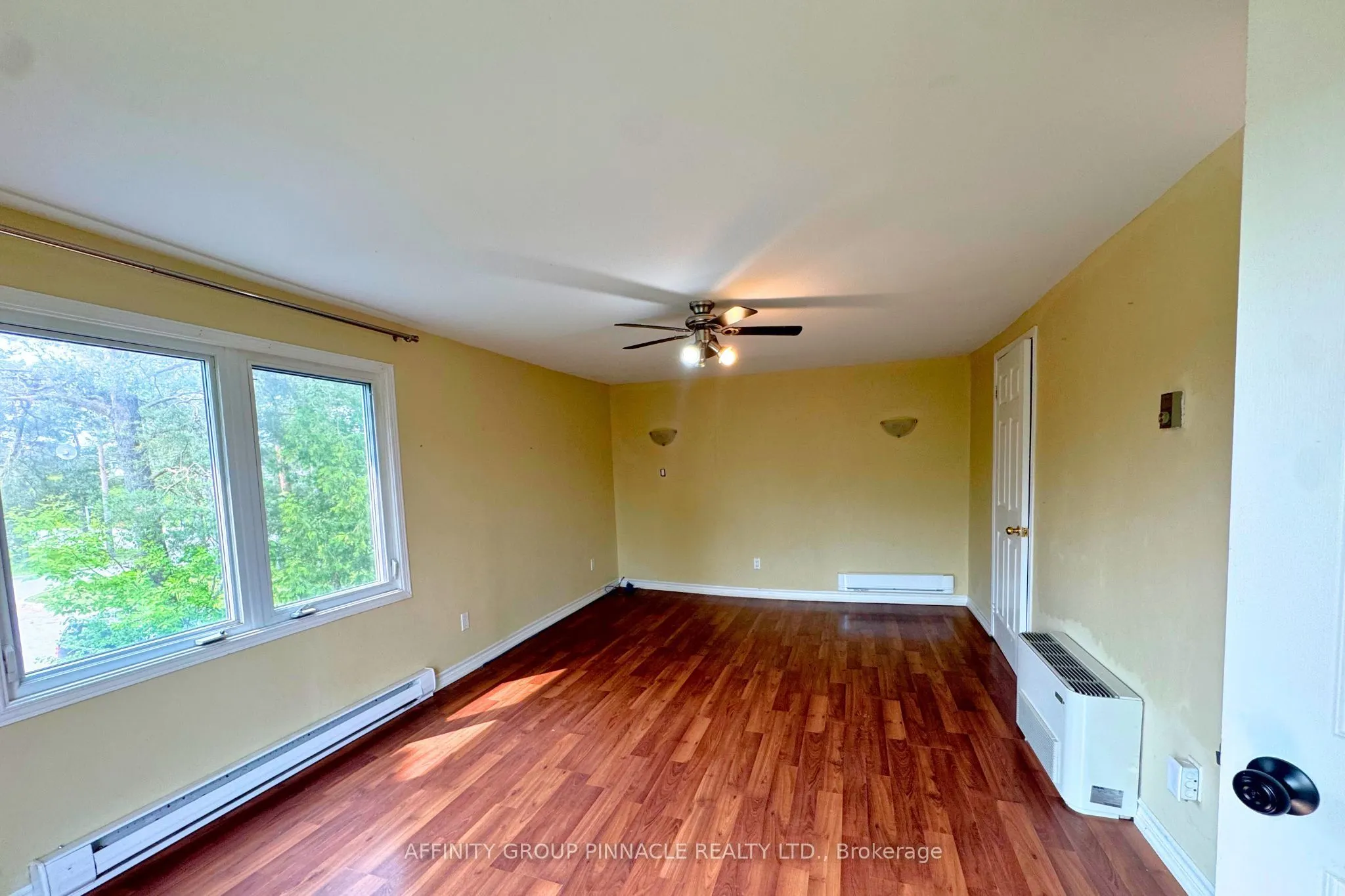 88 Albert Street S