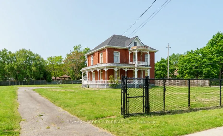 122 MAIN Street E