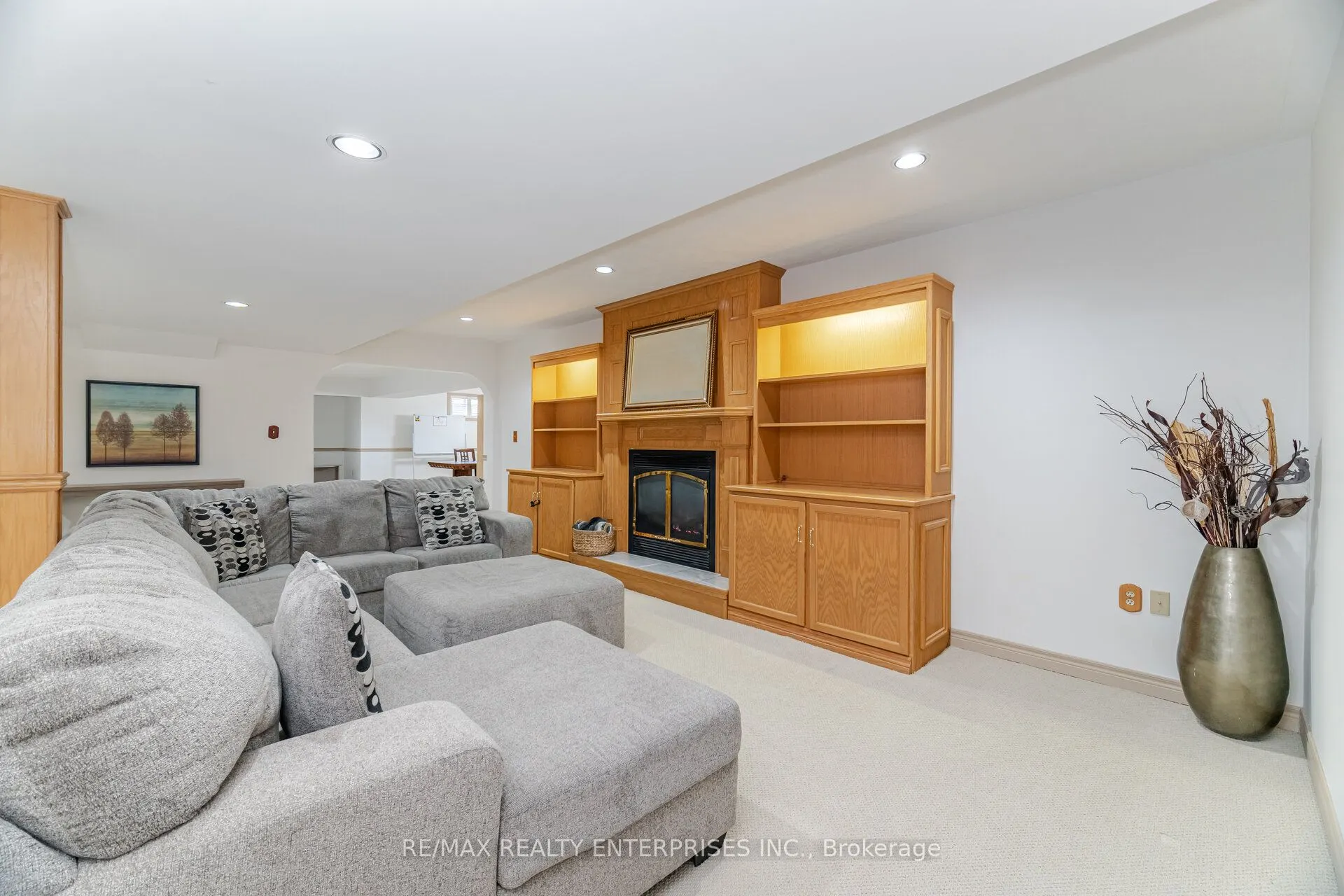 2 Stoney Brae Street