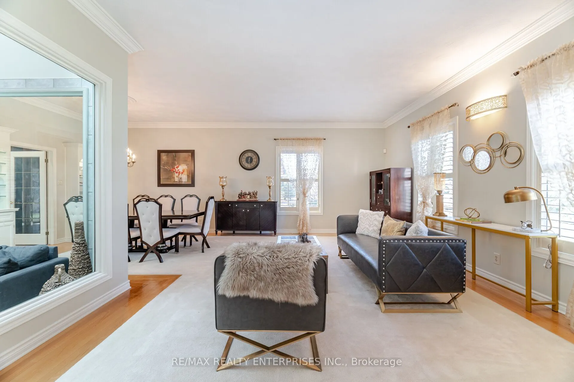 2 Stoney Brae Street
