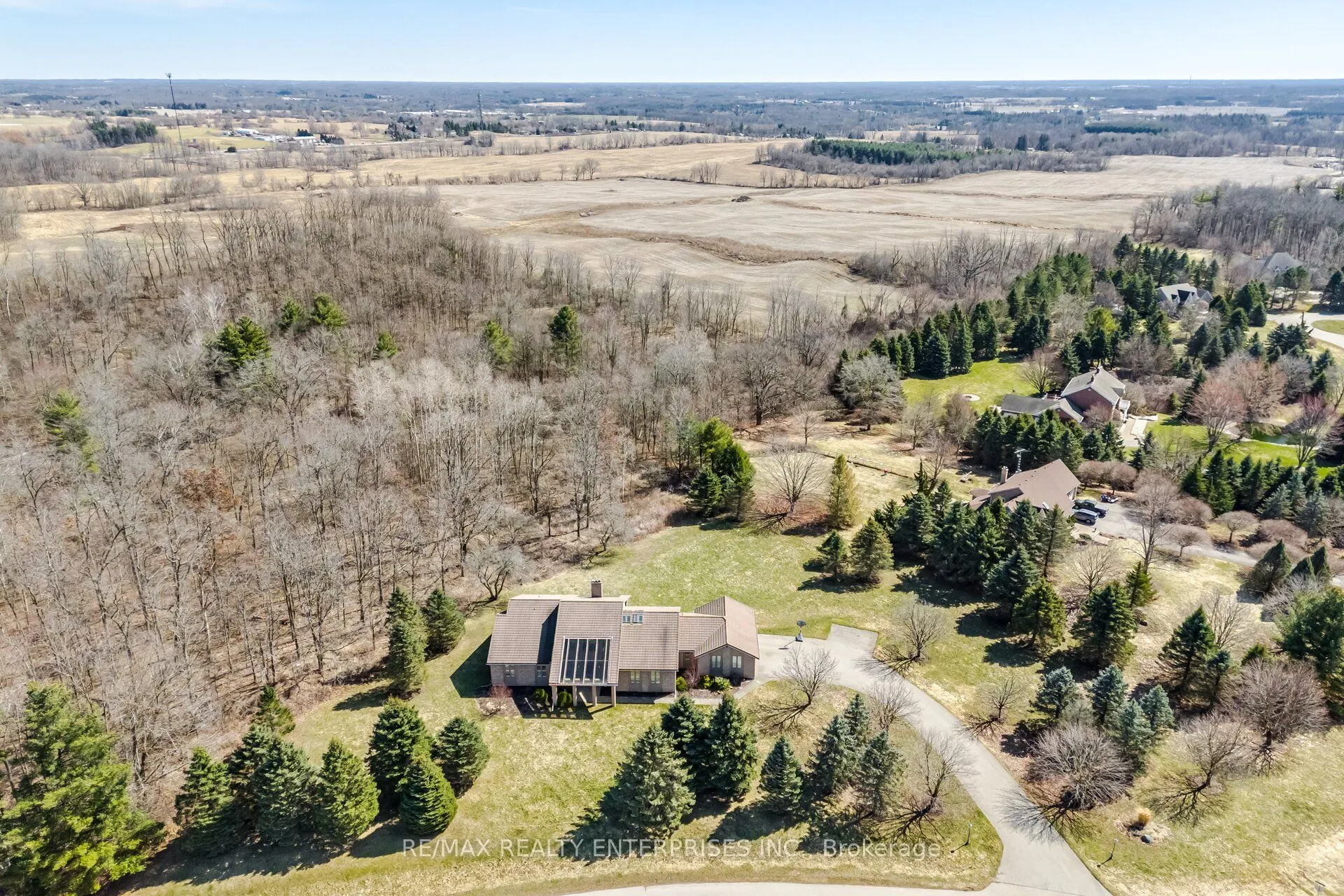 2 Stoney Brae Street