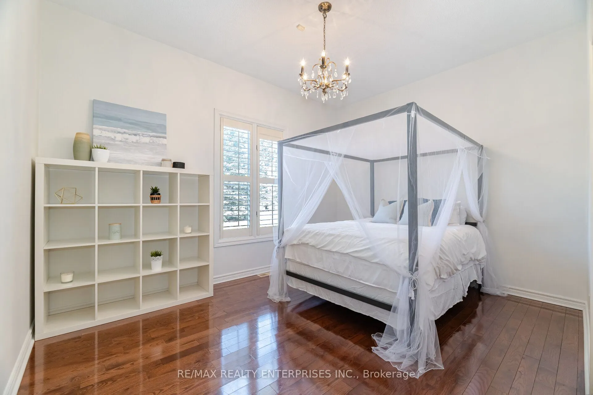 2 Stoney Brae Street
