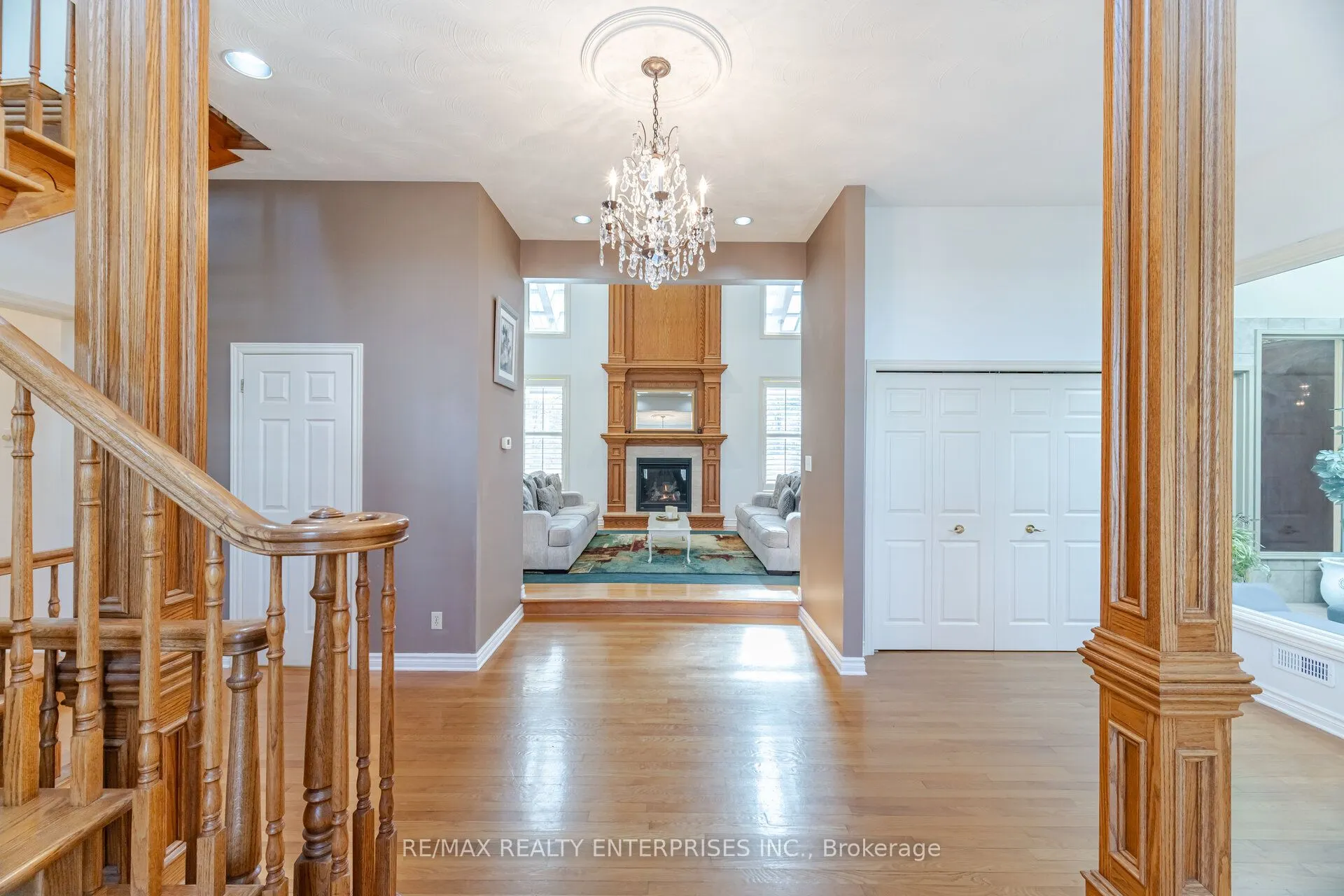 2 Stoney Brae Street