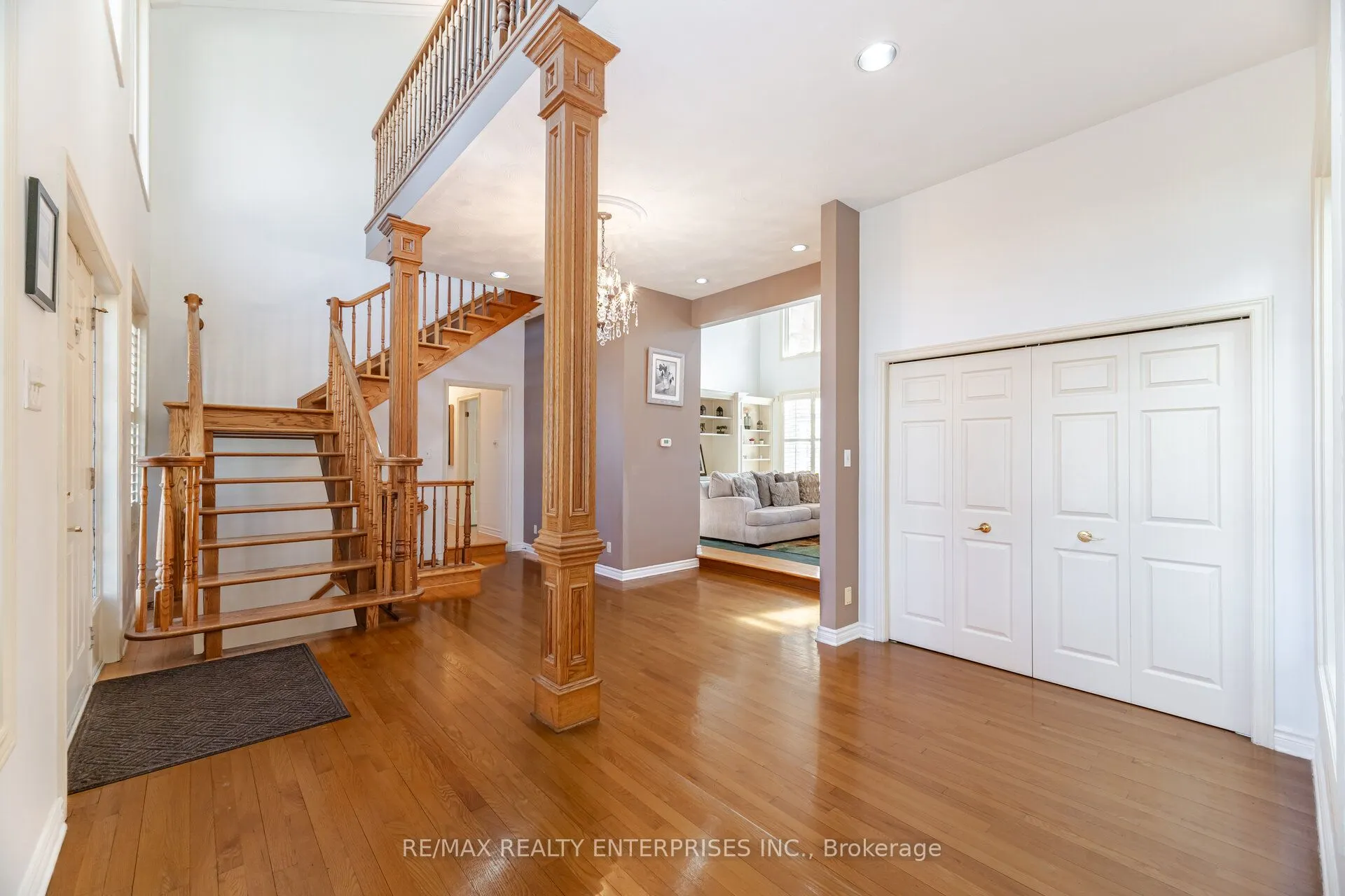 2 Stoney Brae Street