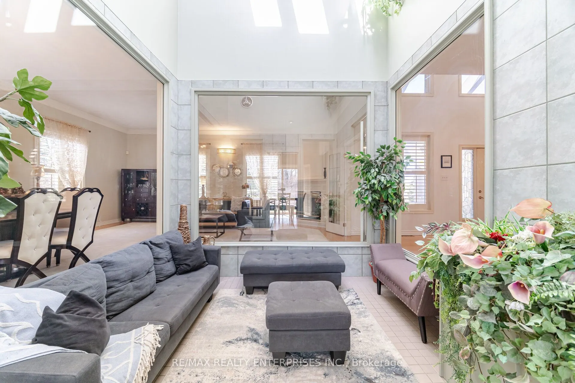 2 Stoney Brae Street