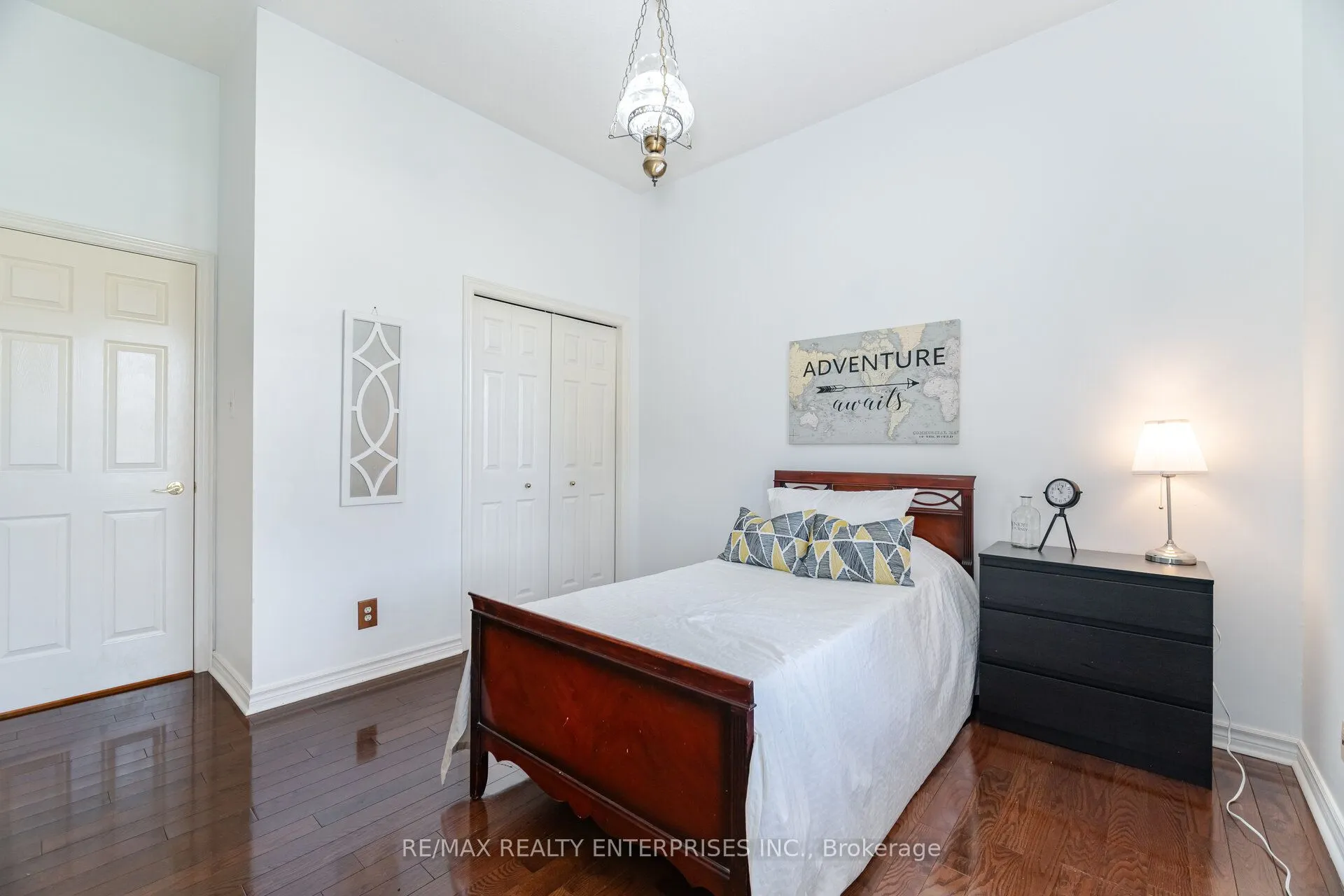 2 Stoney Brae Street