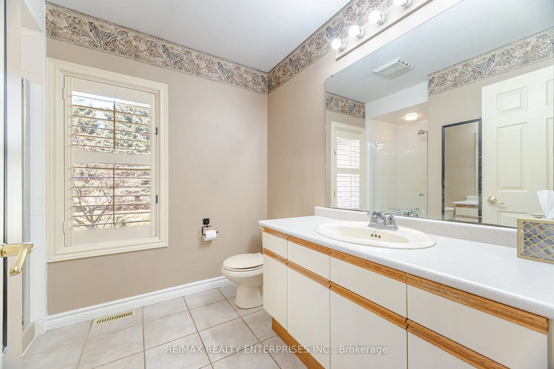 2 Stoney Brae Street
