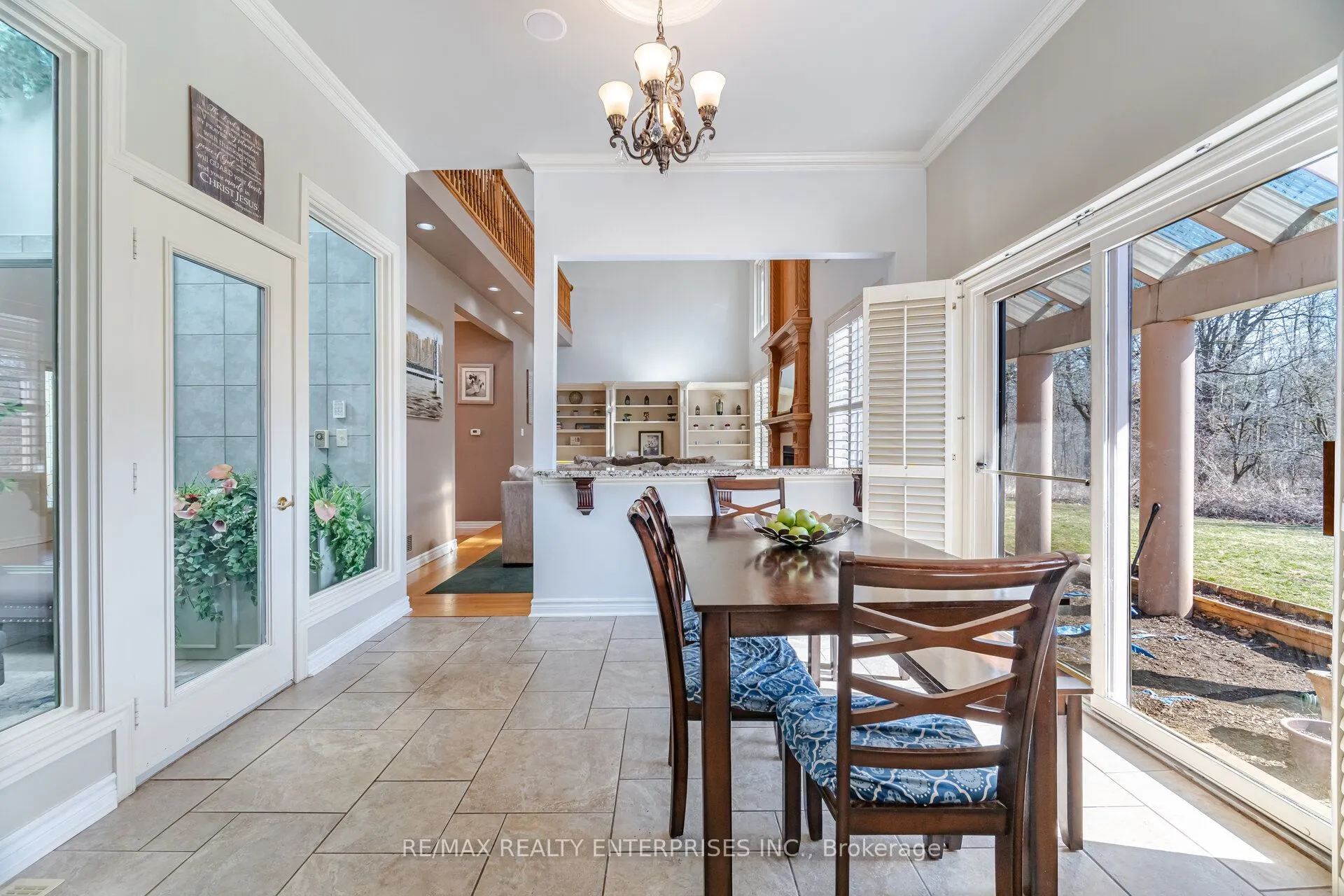 2 Stoney Brae Street